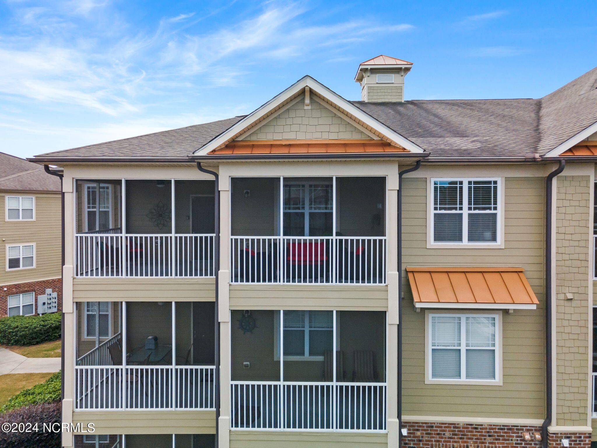 395 S Crow Creek Drive Unit 1323 Property Photo 1