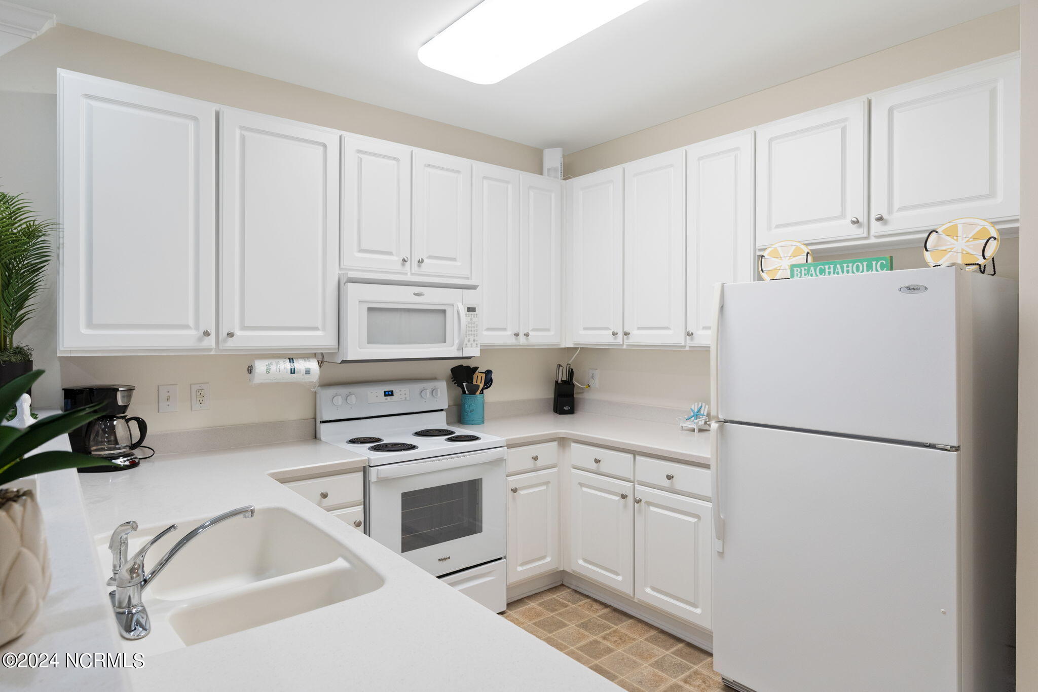 395 S Crow Creek Drive Unit 1323 Property Photo 10