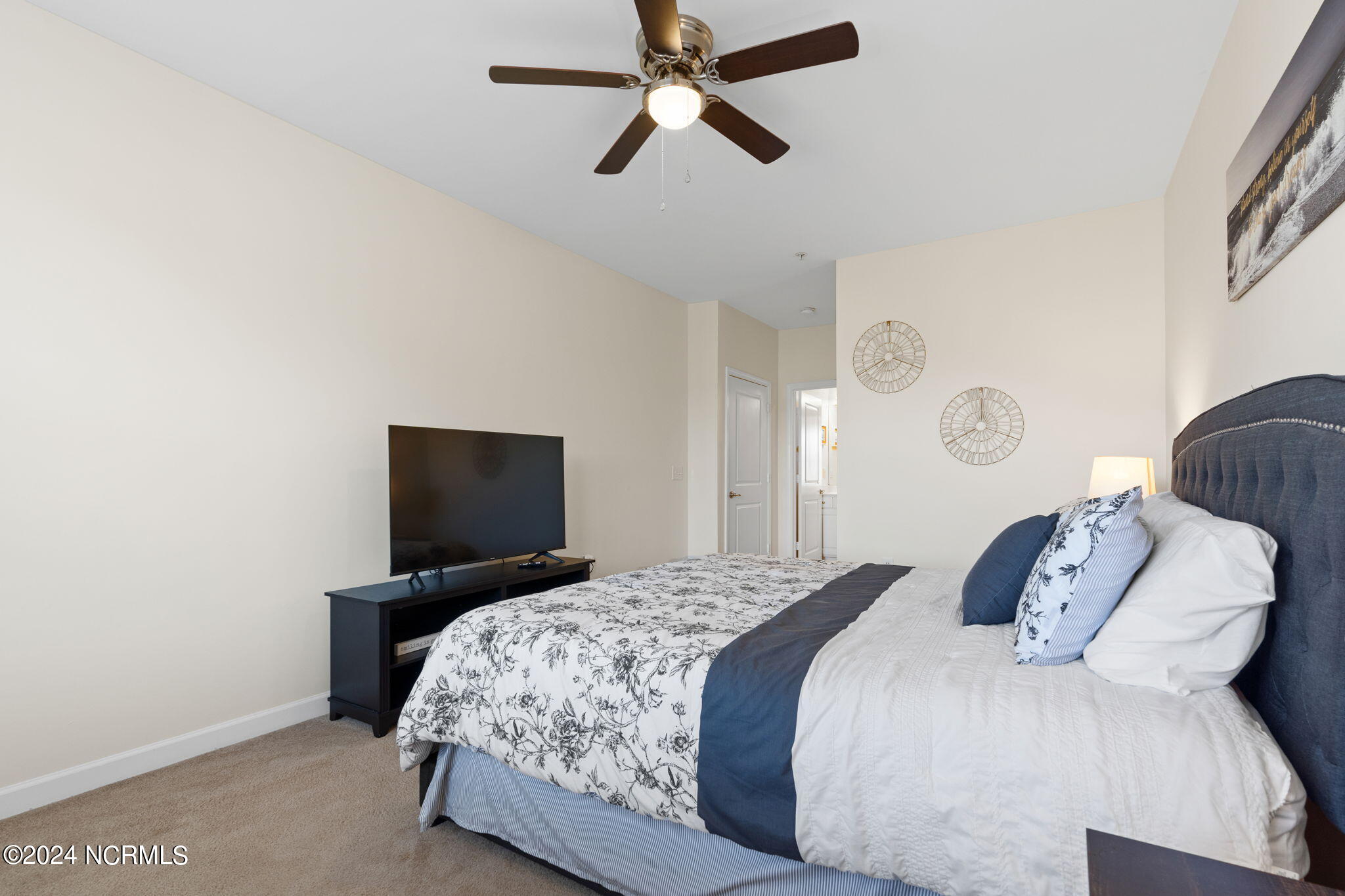 395 S Crow Creek Drive Unit 1323 Property Photo 22