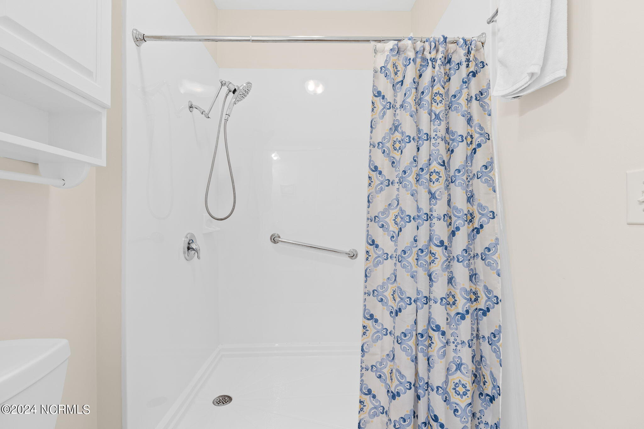 395 S Crow Creek Drive Unit 1323 Property Photo 24