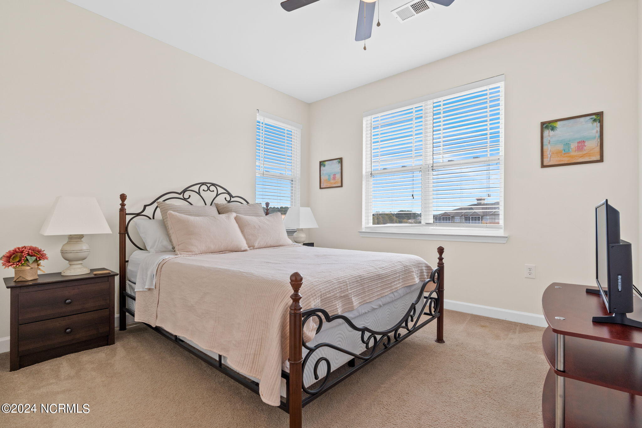 395 S Crow Creek Drive Unit 1323 Property Photo 27