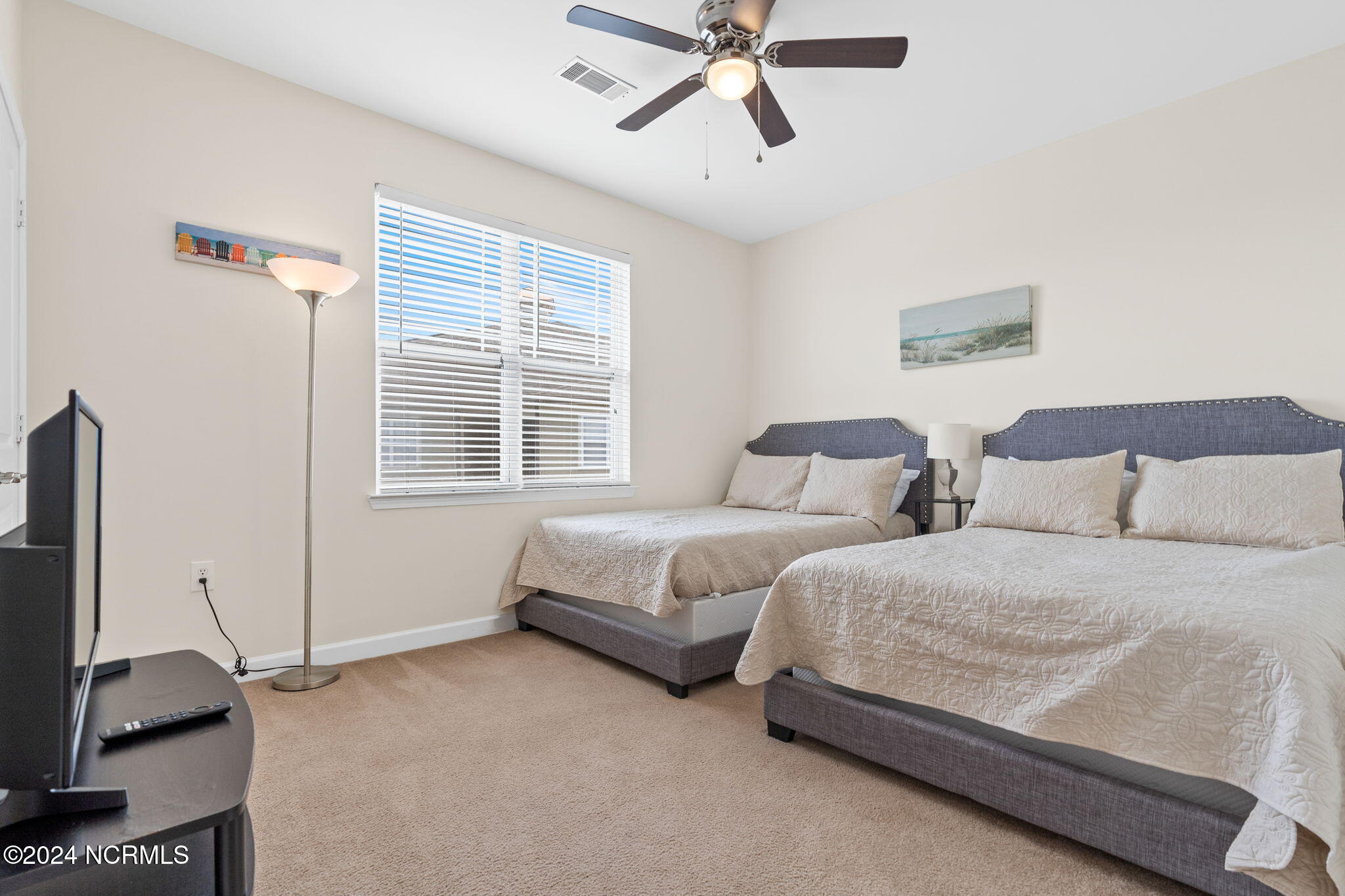 395 S Crow Creek Drive Unit 1323 Property Photo 29