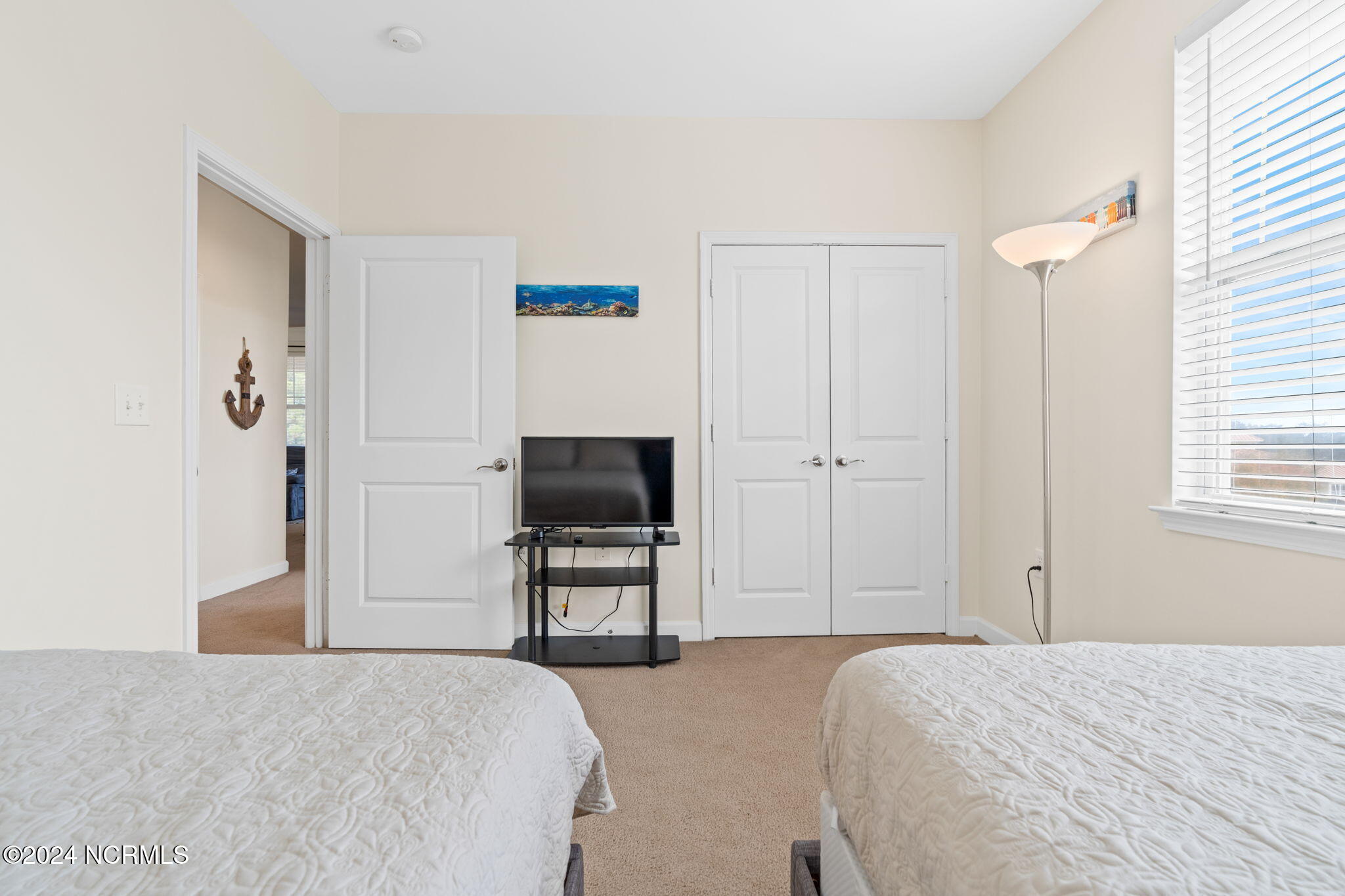 395 S Crow Creek Drive Unit 1323 Property Photo 30