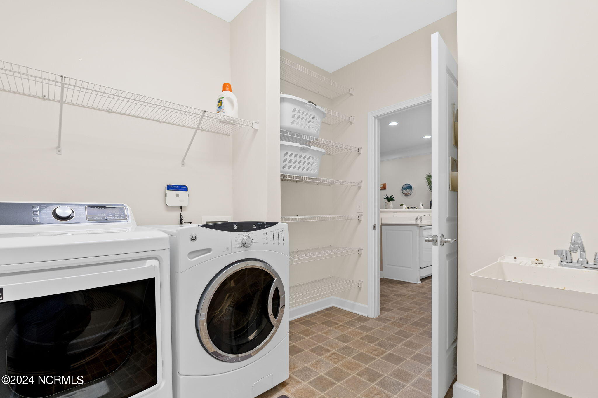 395 S Crow Creek Drive Unit 1323 Property Photo 33