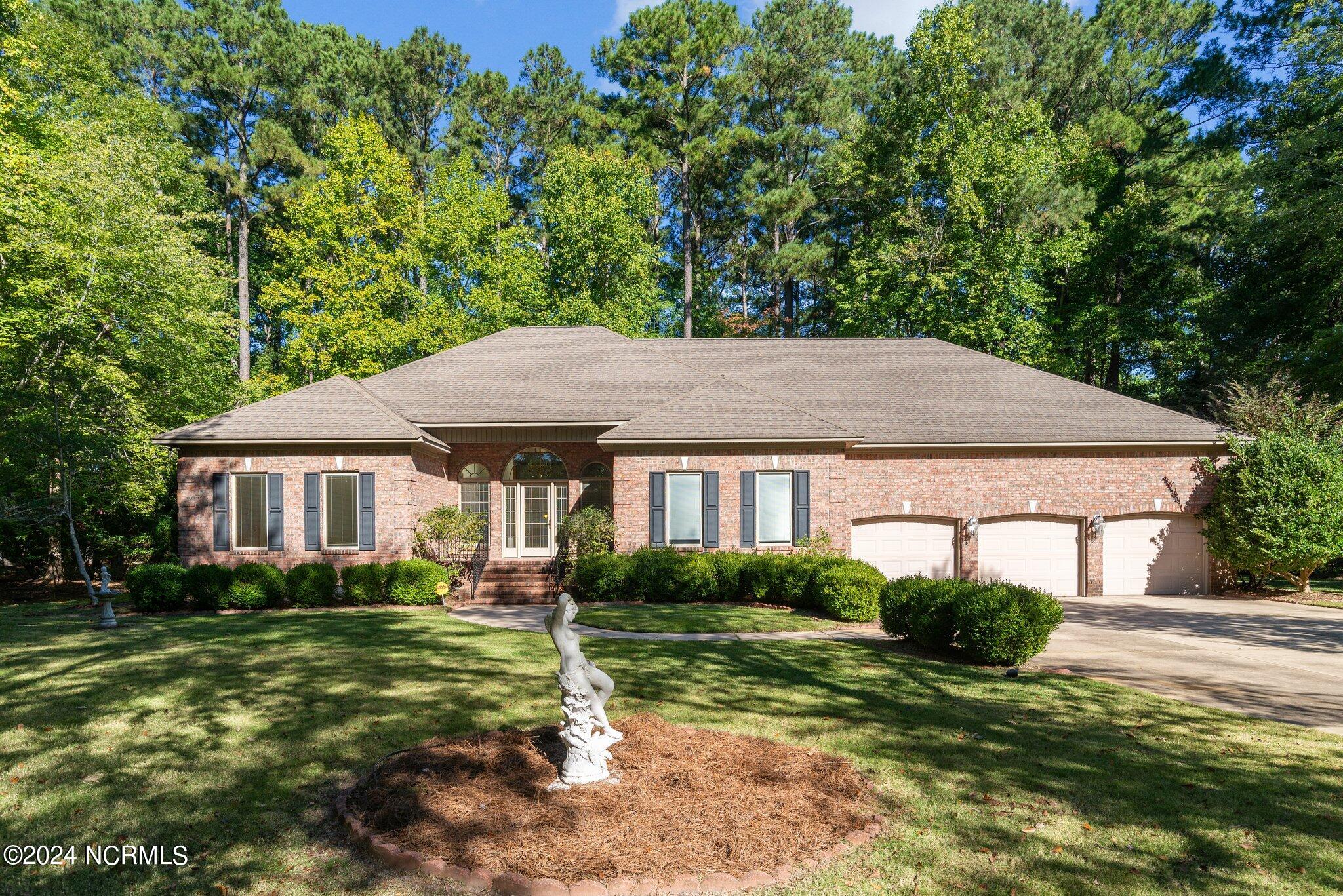 100 Rappahannock Circle Property Photo 1