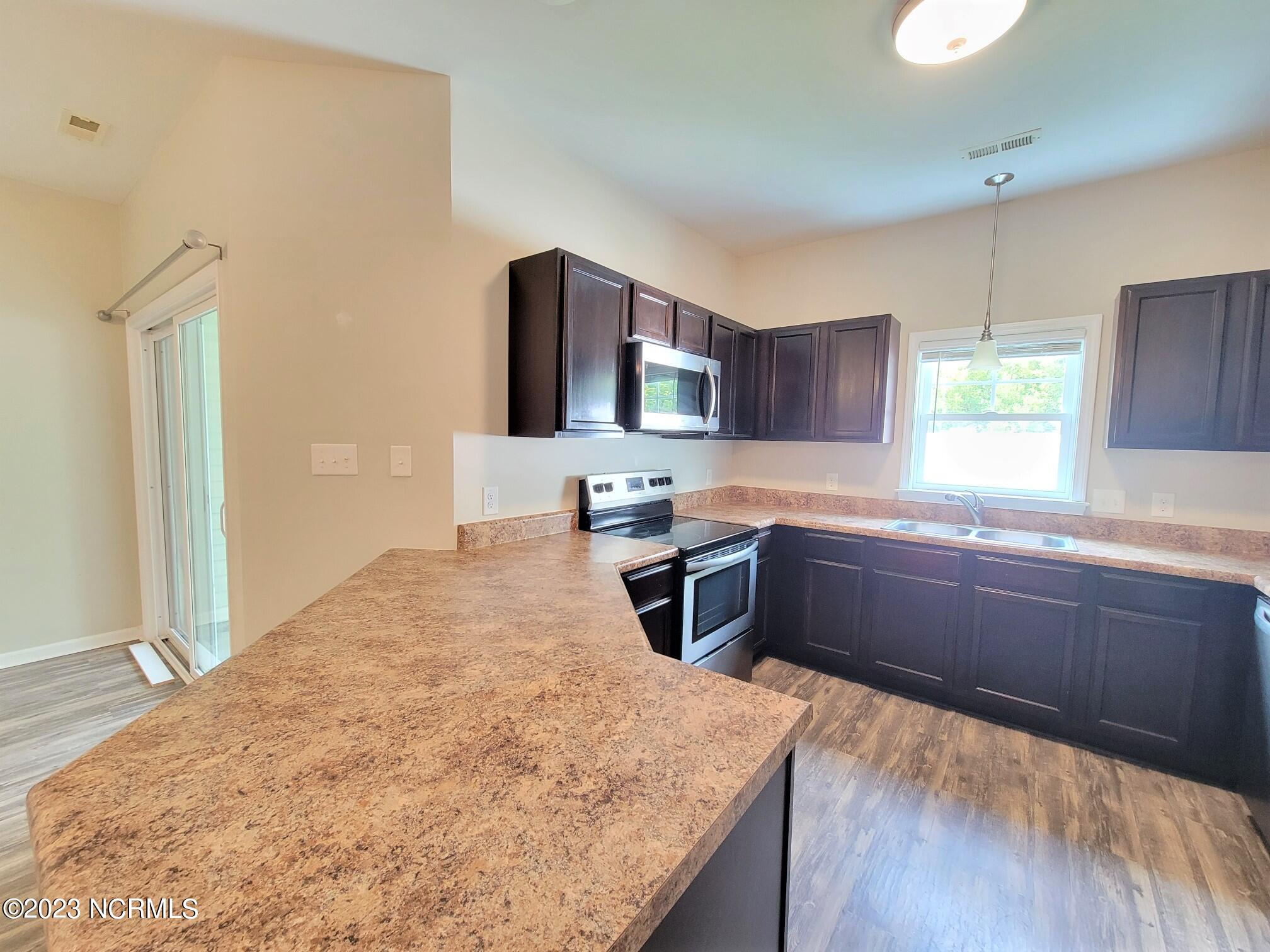 328 Cedar Island Trail Property Photo 12