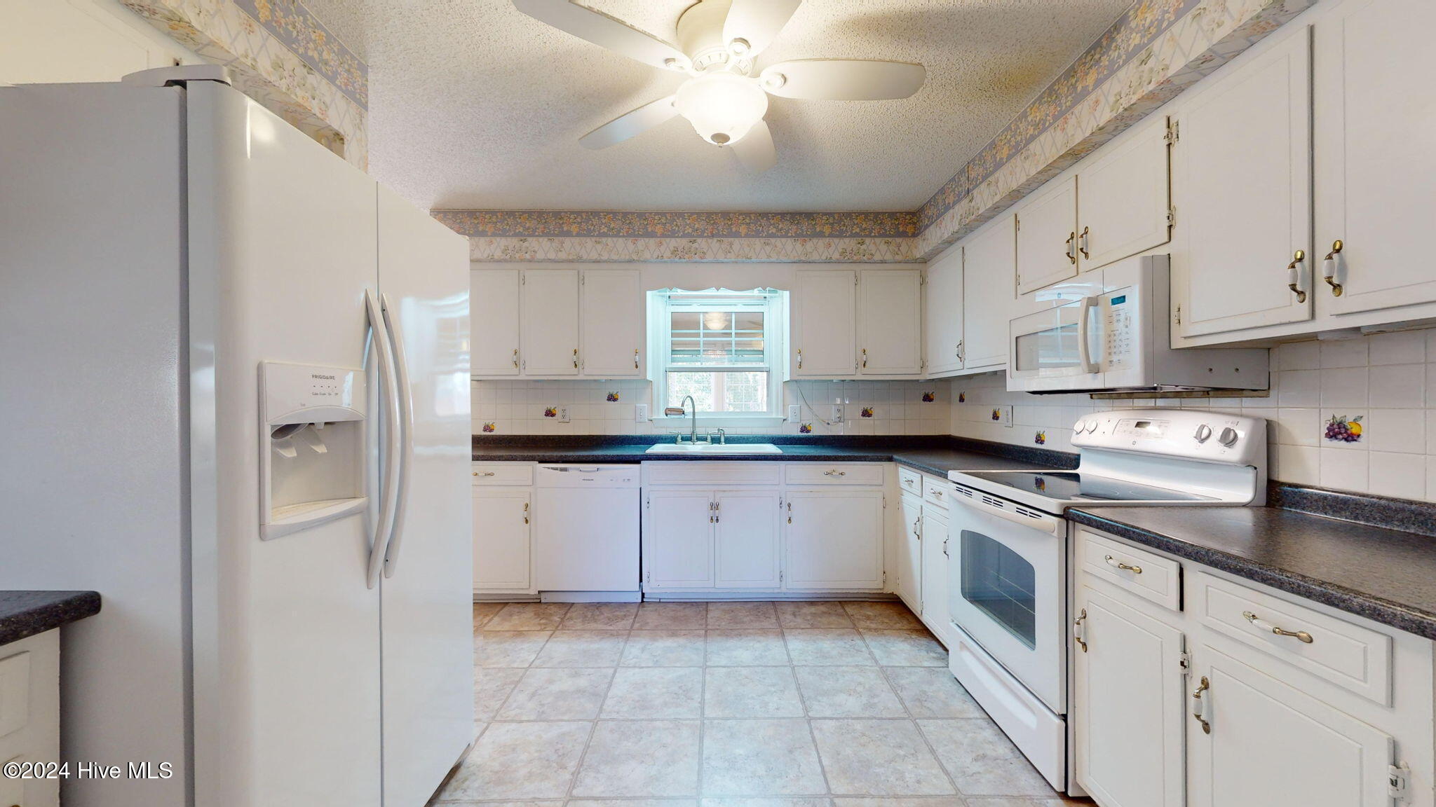 709 Plantation Drive Property Photo 10