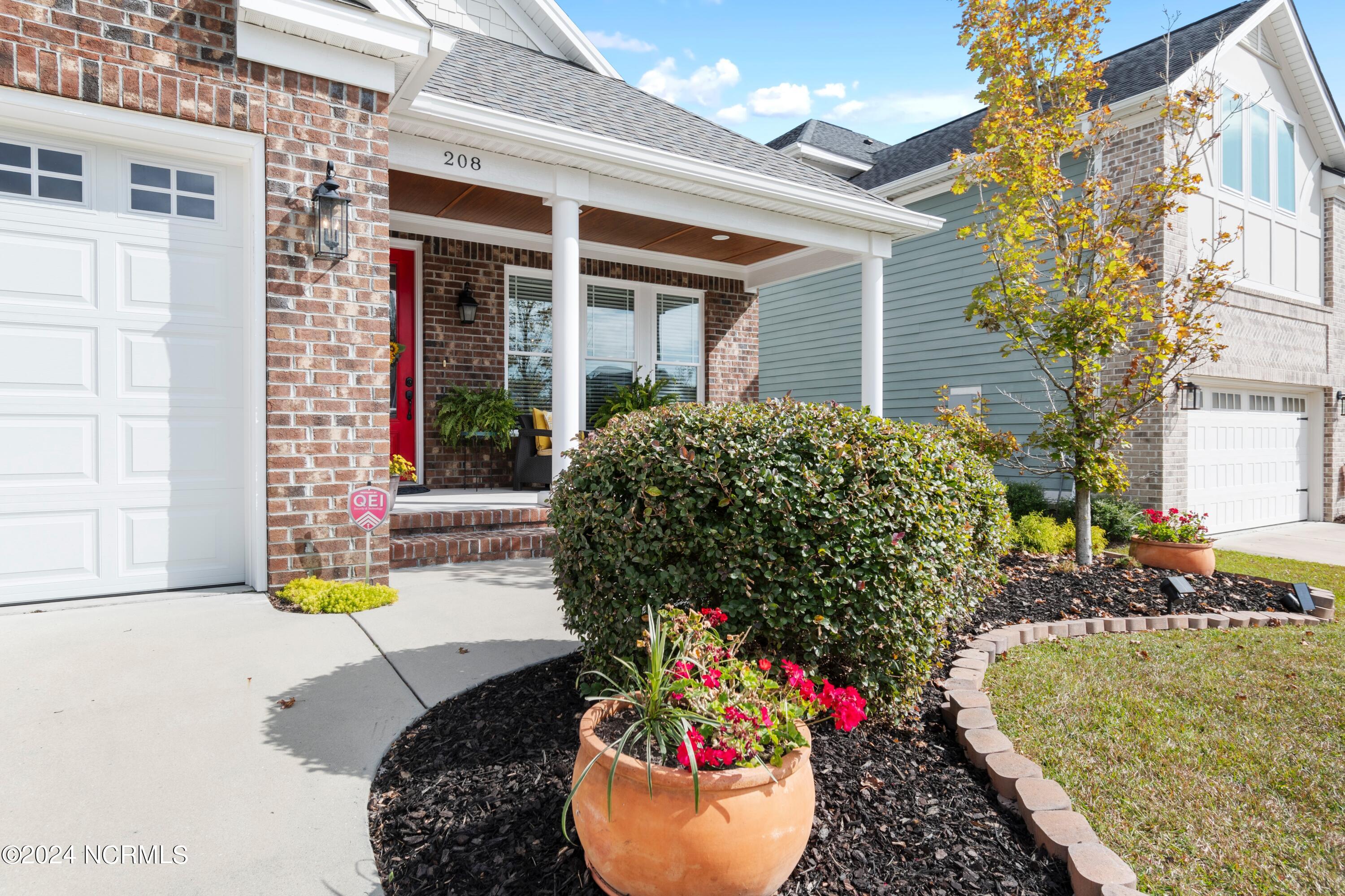 208 Brookwood Park Court Property Photo 2