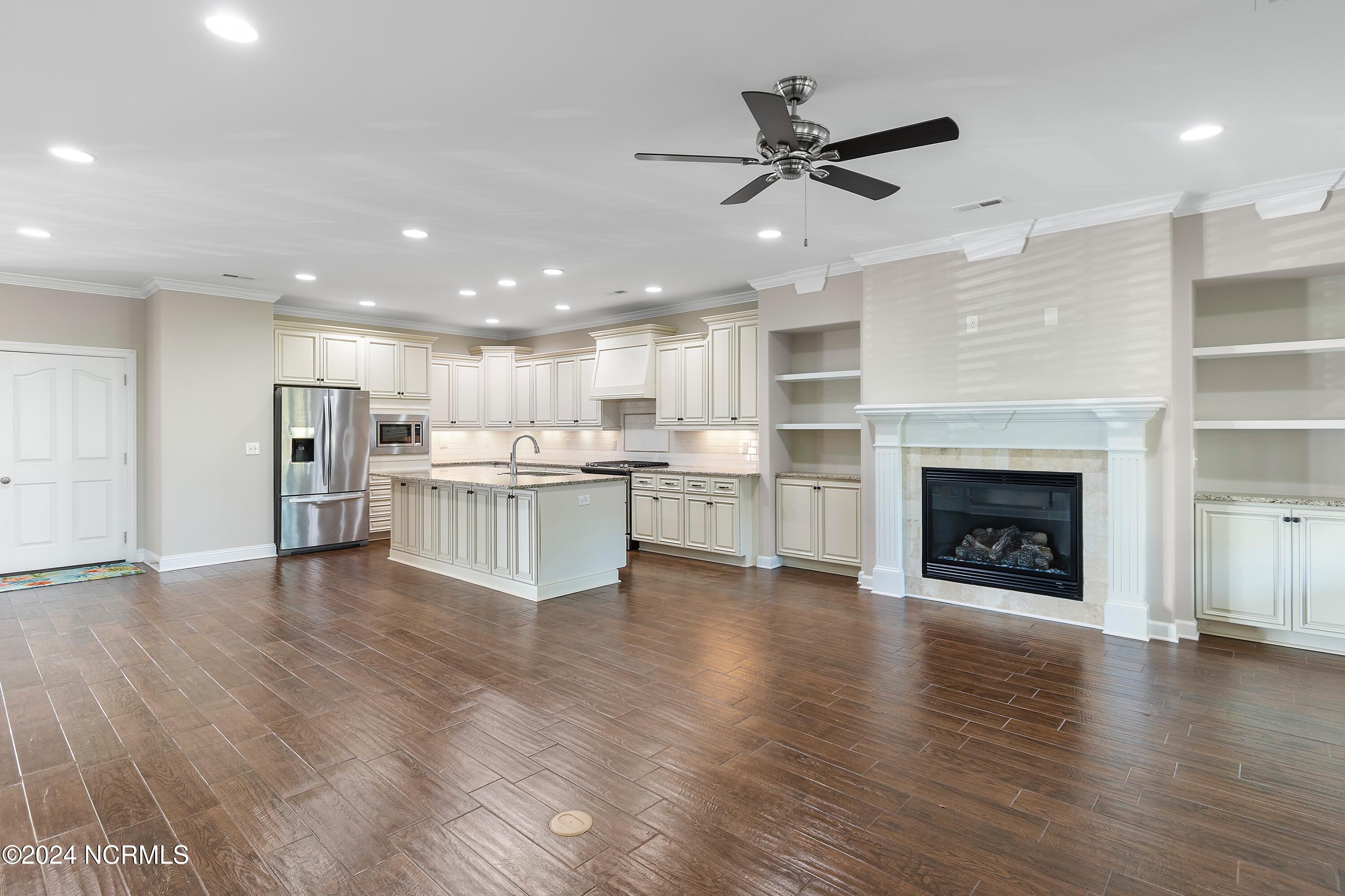 208 Brookwood Park Court Property Photo 6