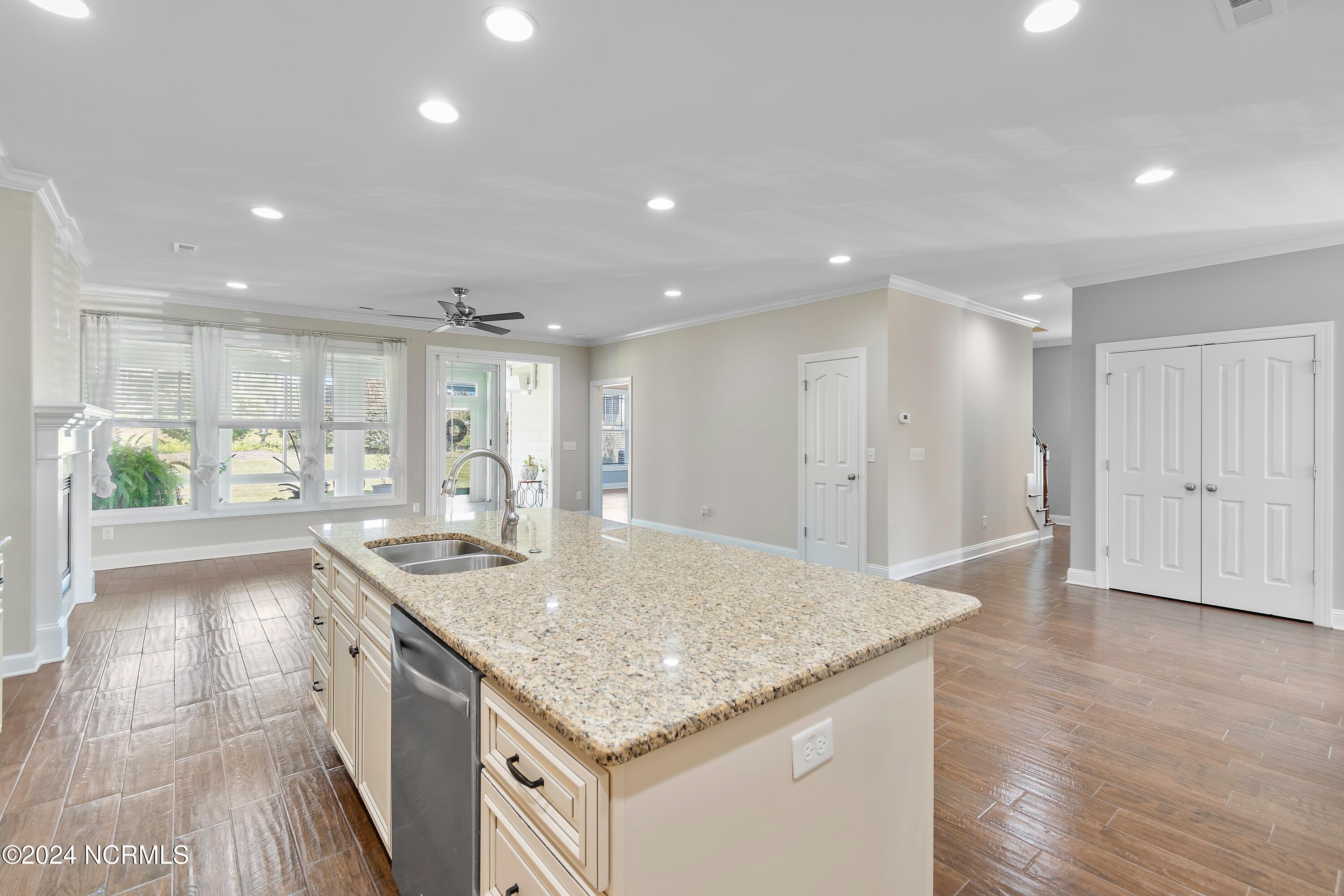 208 Brookwood Park Court Property Photo 9