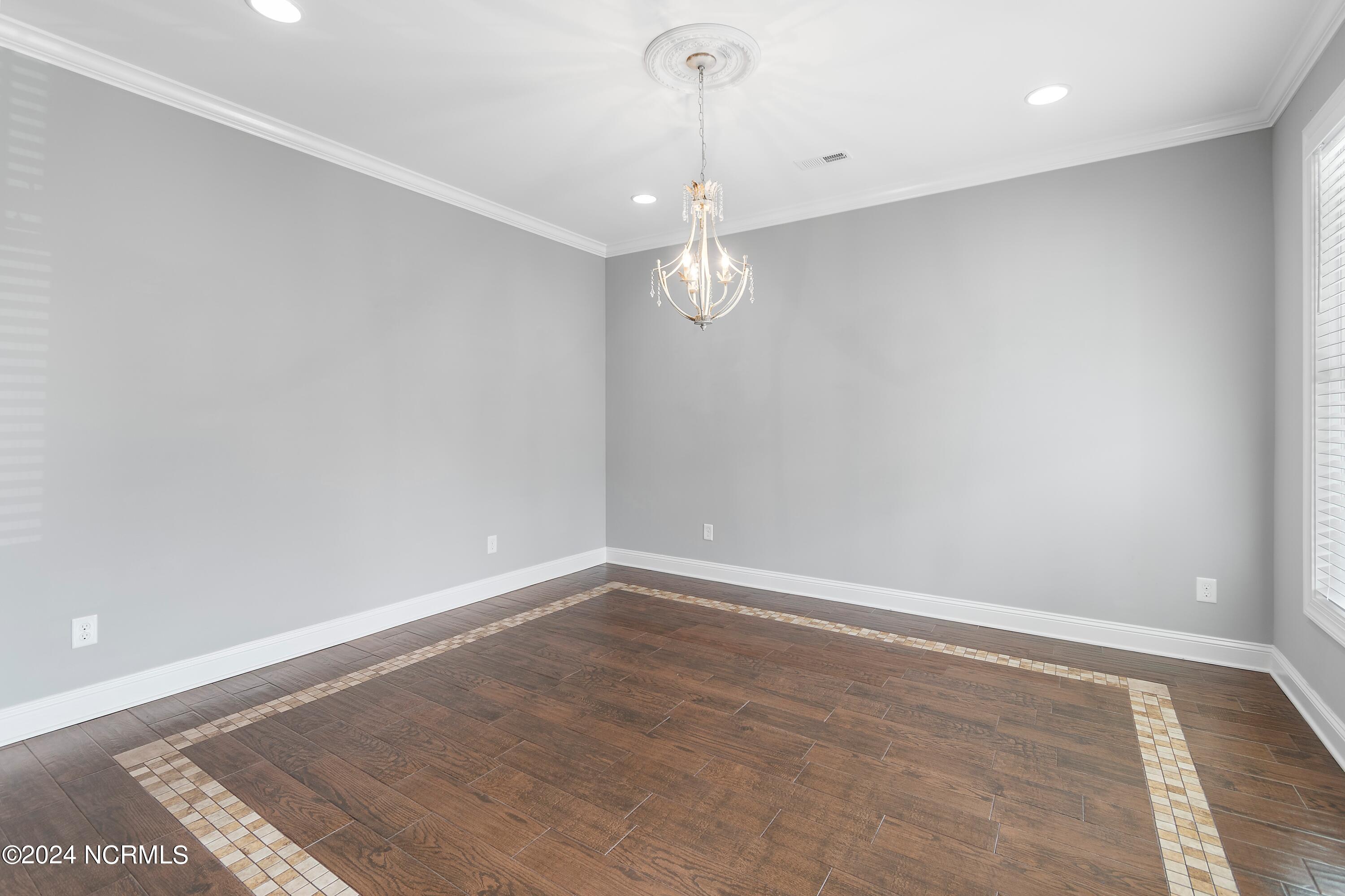208 Brookwood Park Court Property Photo 14