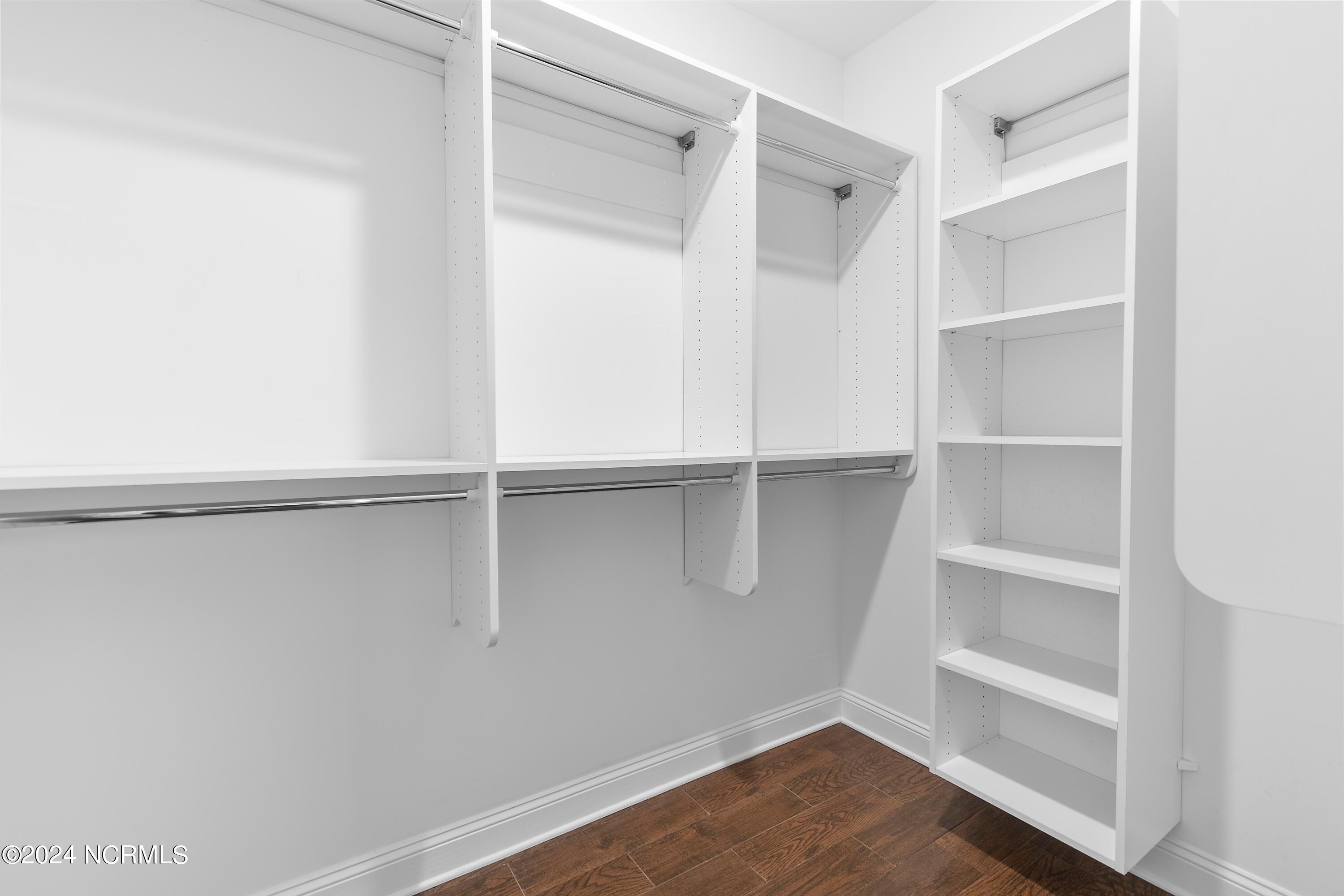 208 Brookwood Park Court Property Photo 23