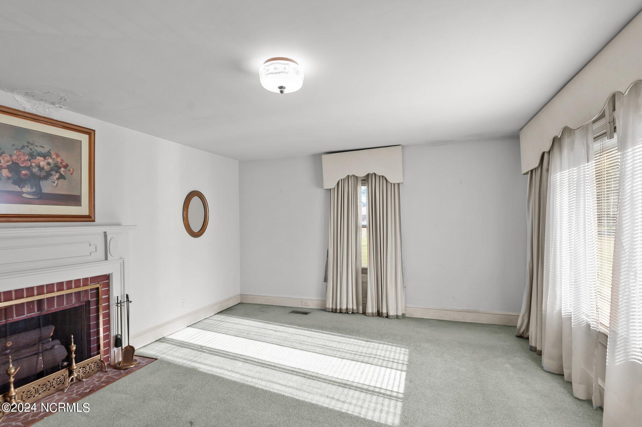305 N 2nd Street Property Photo 6