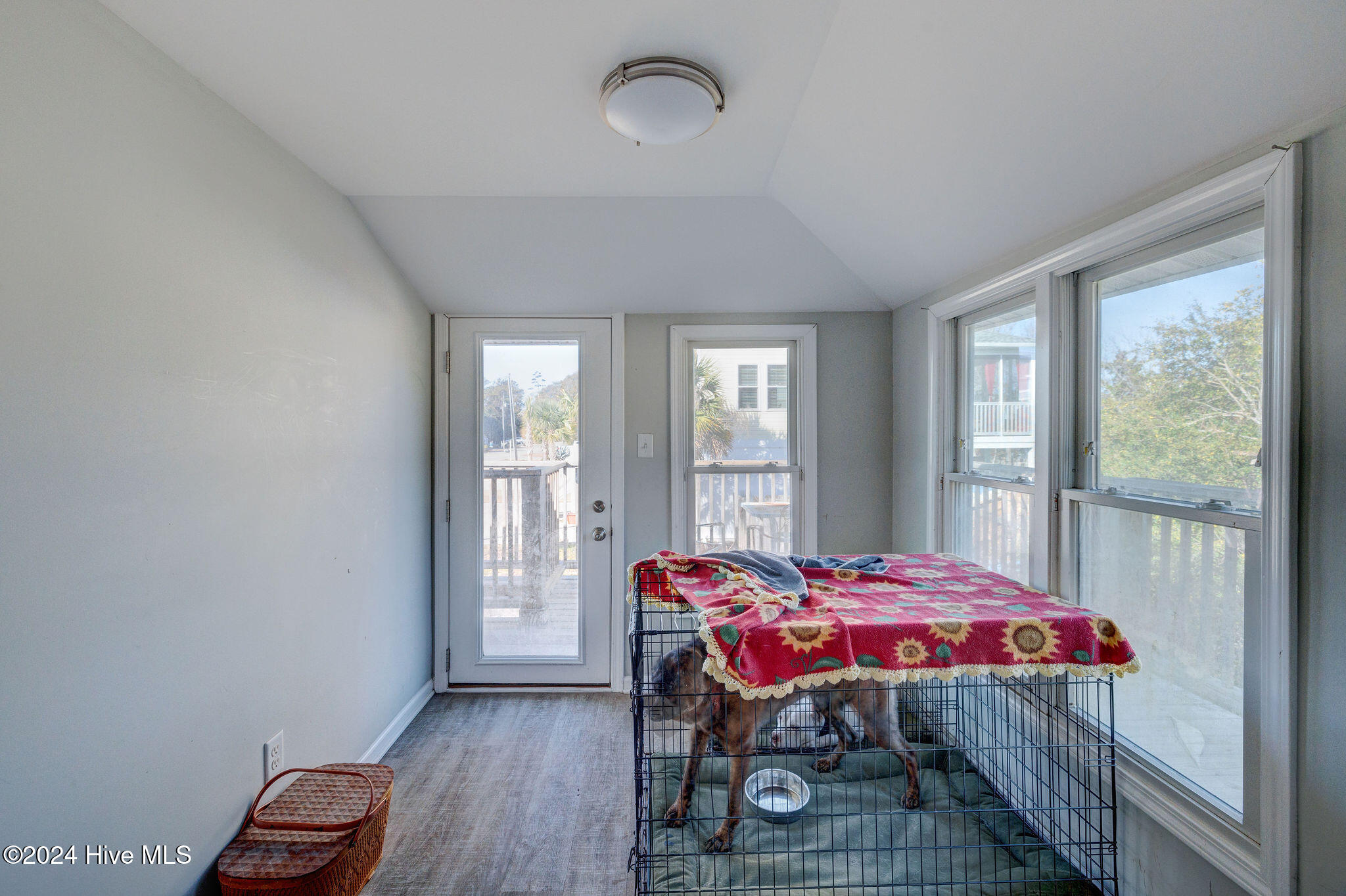 908 S Third Street Property Photo 32