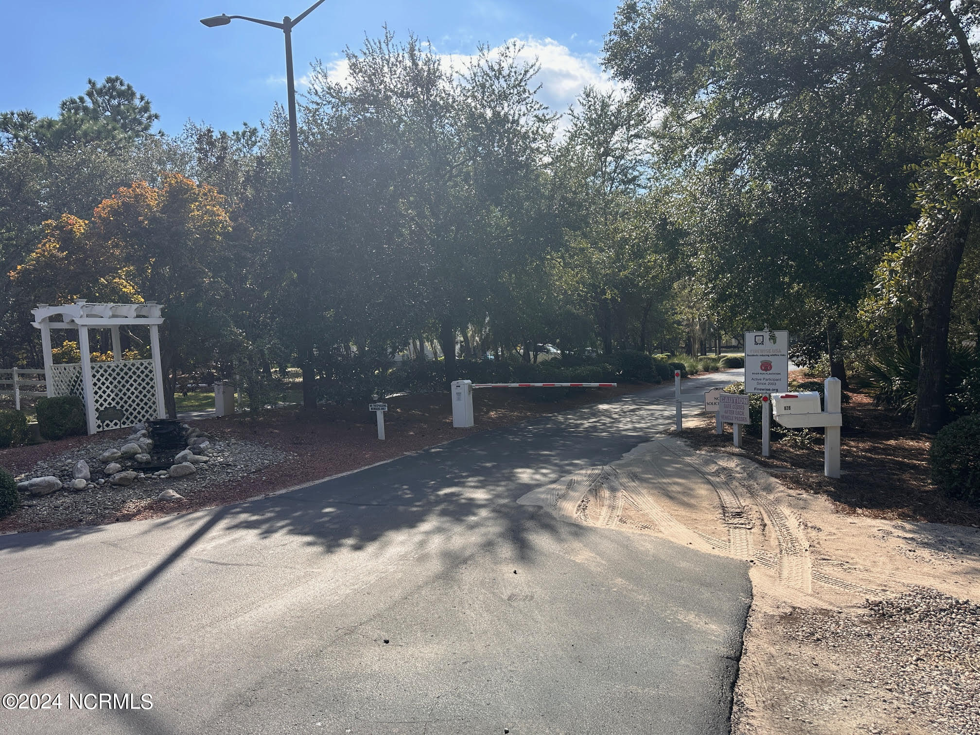 611 Lockwood Court Property Photo 4