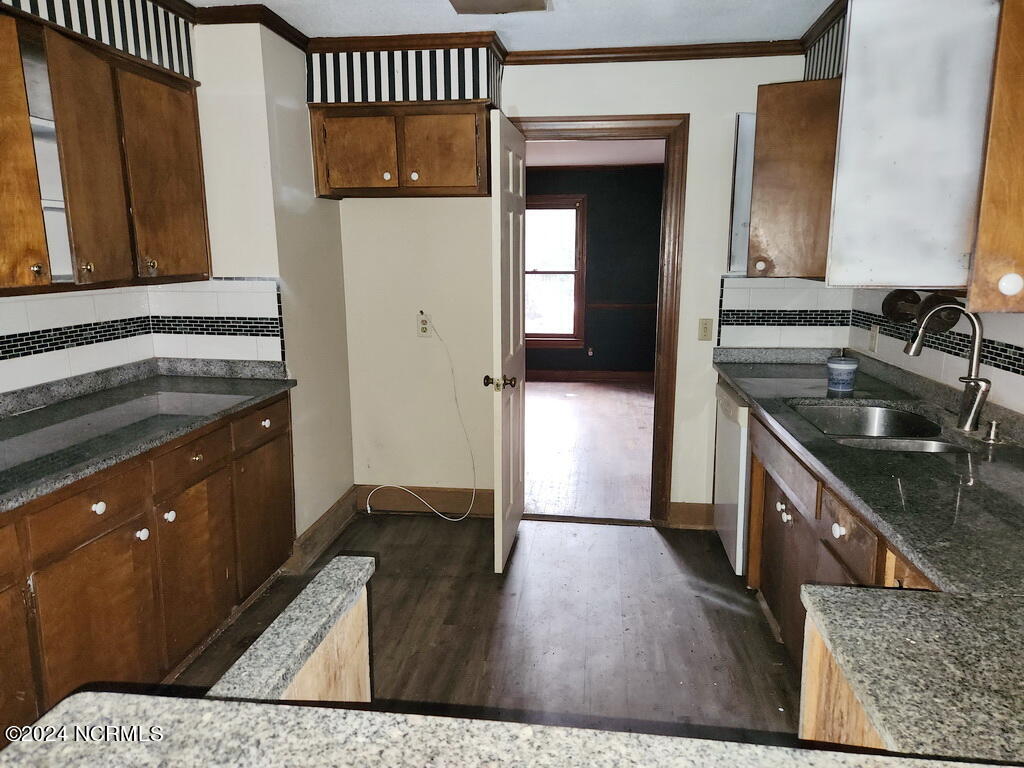 1604 Colony Drive Property Photo 8