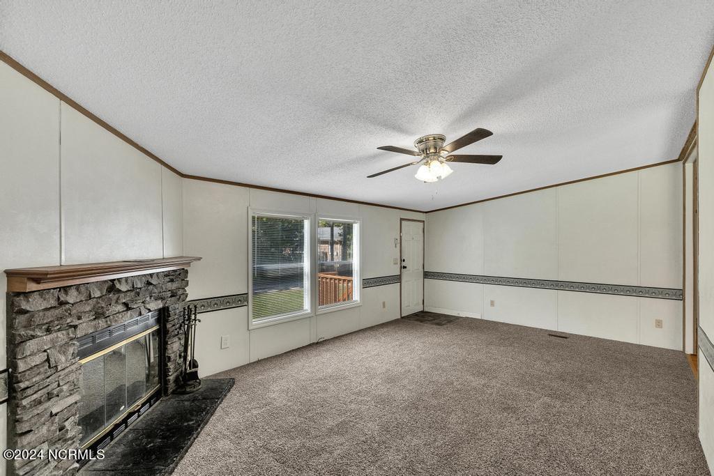 47 Butterfly Circle Property Photo 6