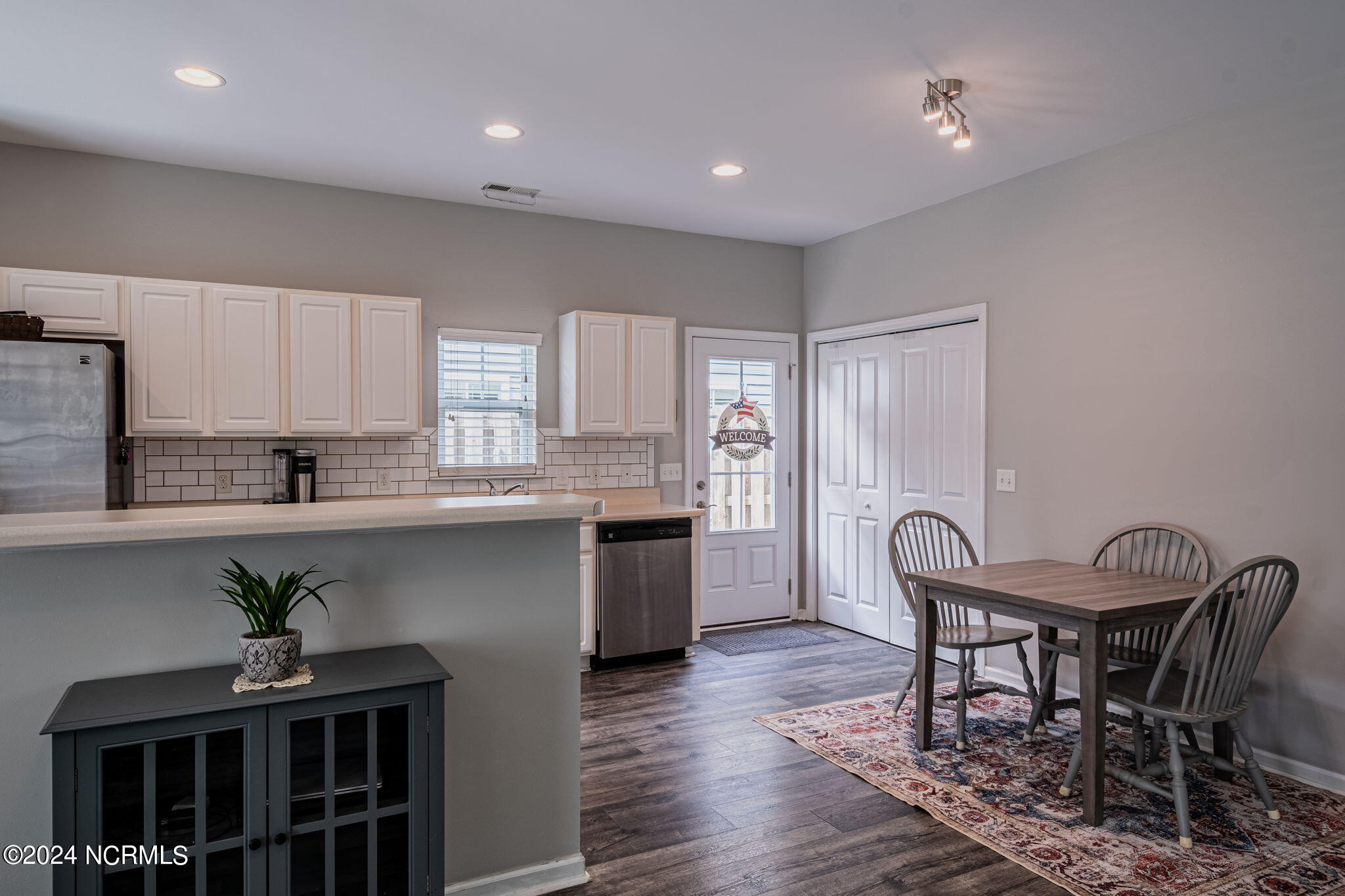 821 Isle Of Palms Way Property Photo 7