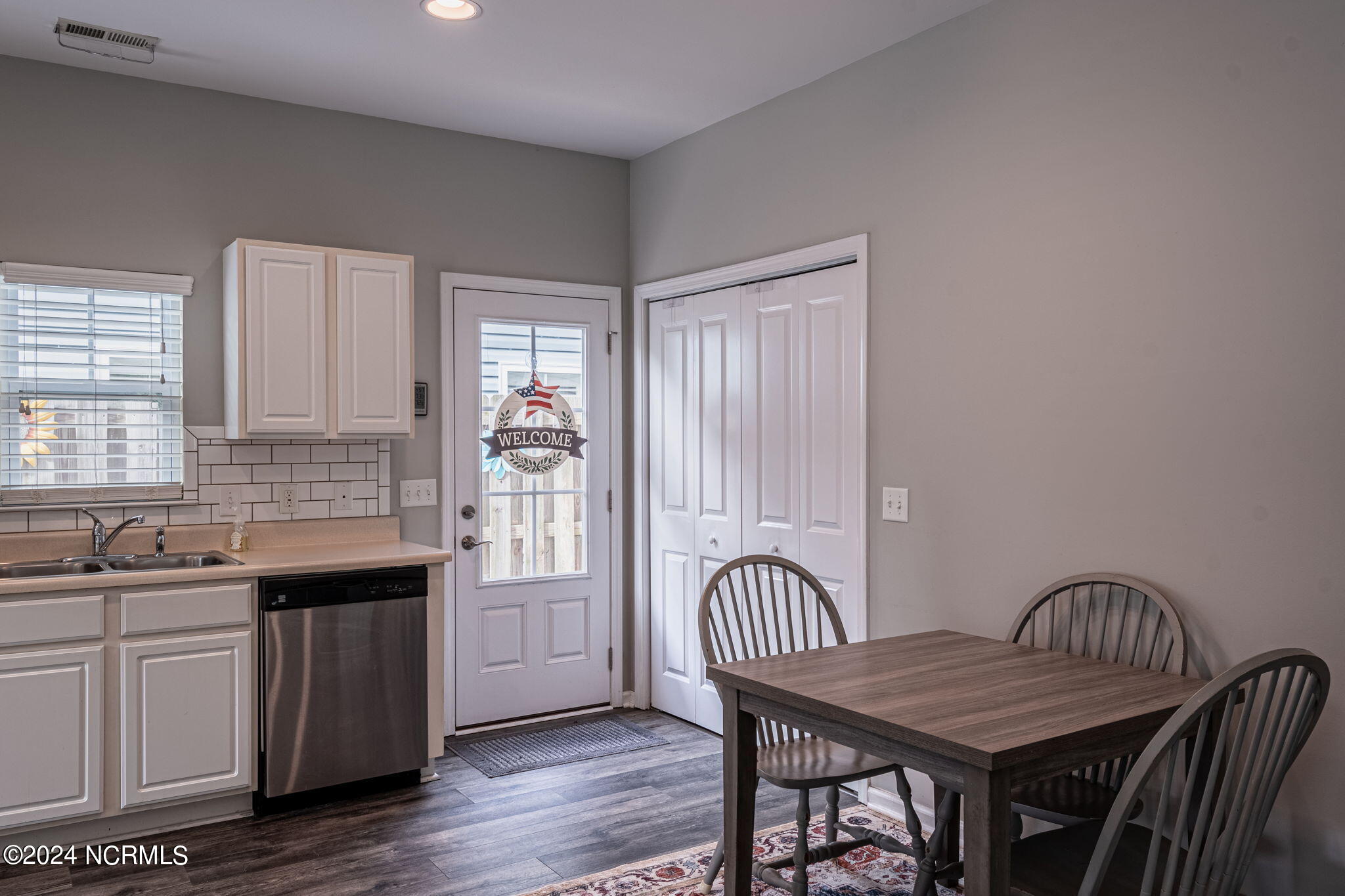 821 Isle Of Palms Way Property Photo 8