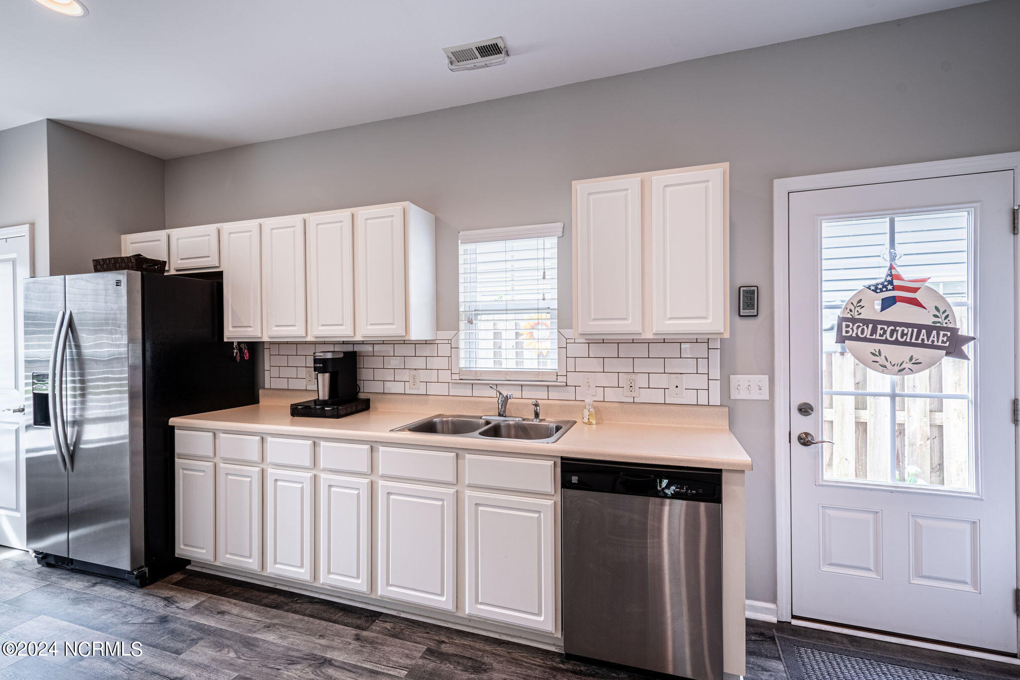 821 Isle Of Palms Way Property Photo 9