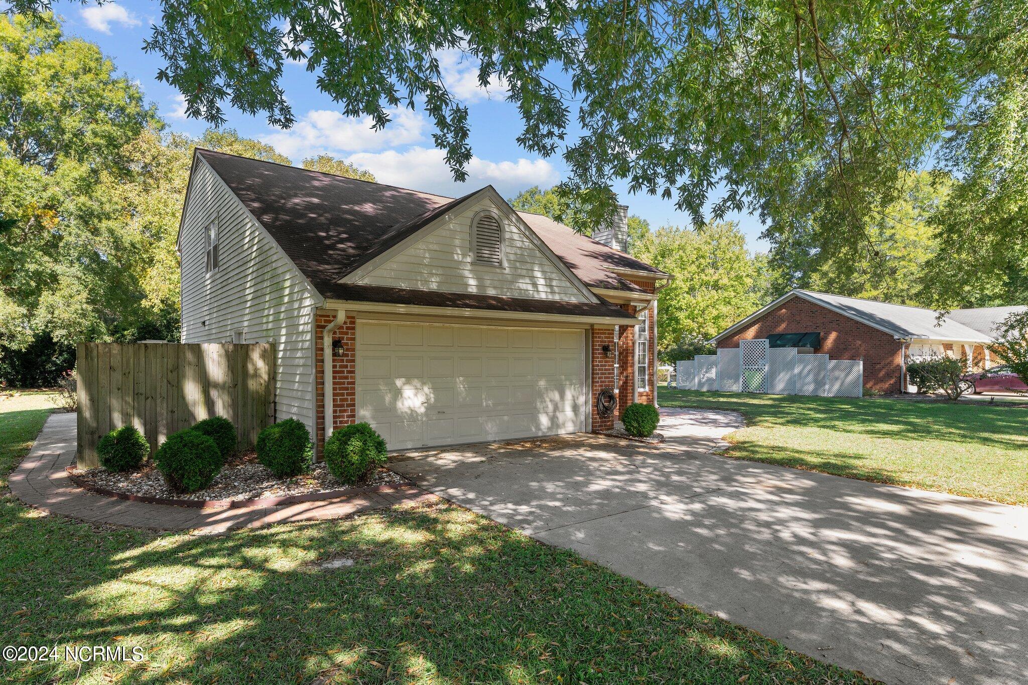 4902 Woodbrook Drive Property Photo 3