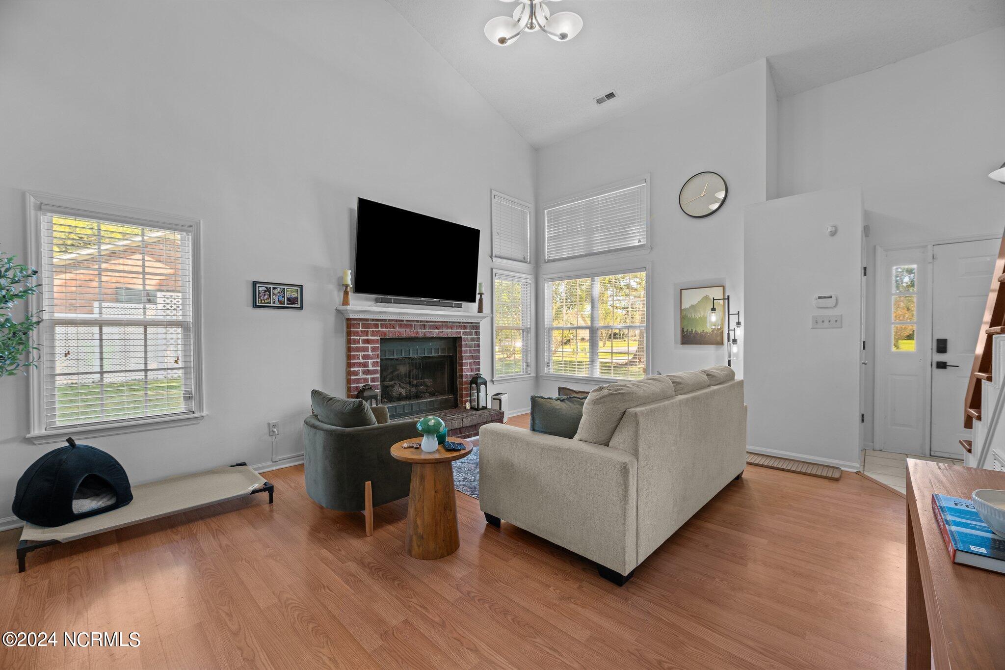4902 Woodbrook Drive Property Photo 12