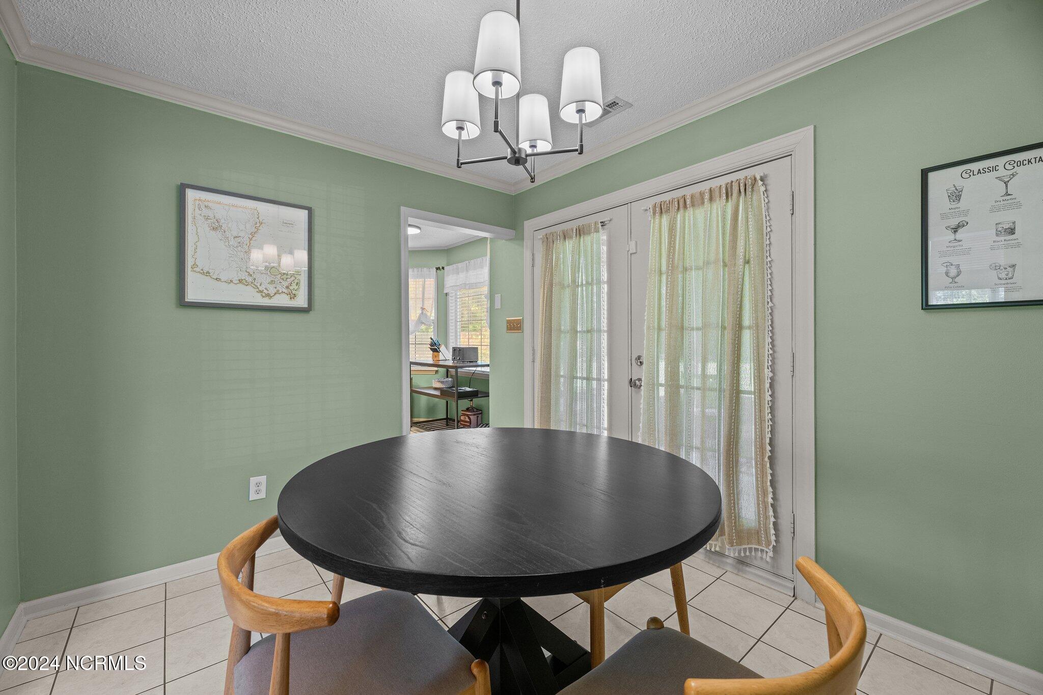 4902 Woodbrook Drive Property Photo 16