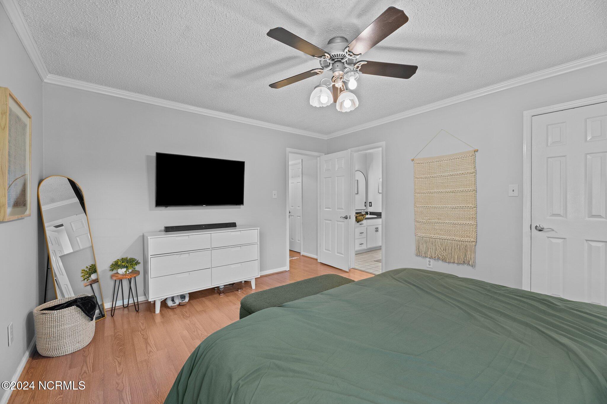 4902 Woodbrook Drive Property Photo 19