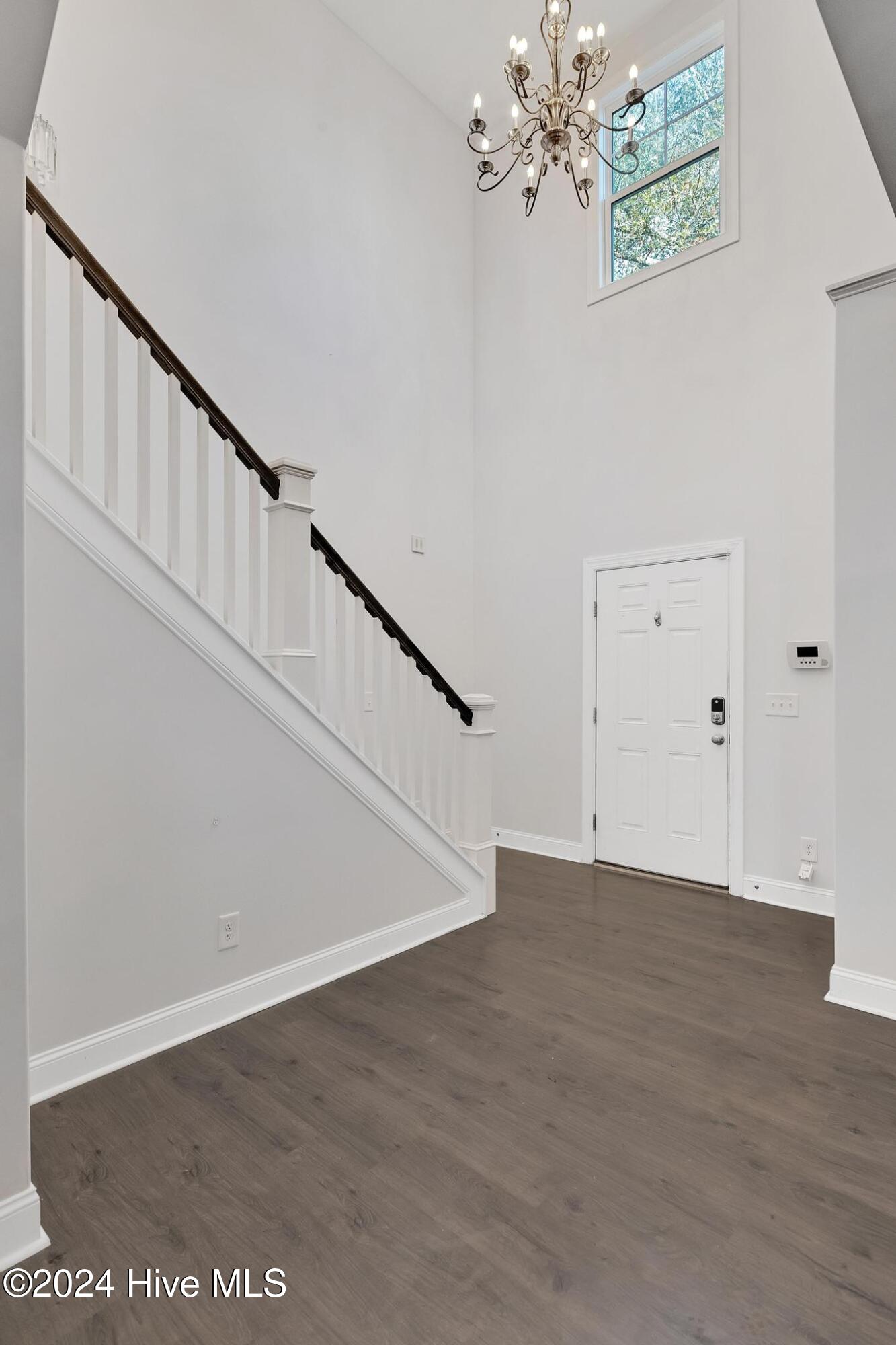 114 Castaway Cove Property Photo 3