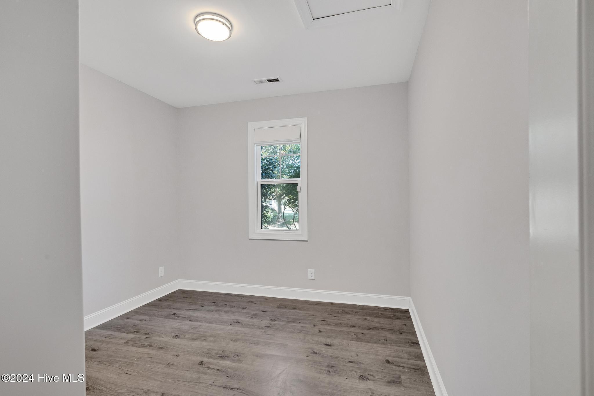 114 Castaway Cove Property Photo 21