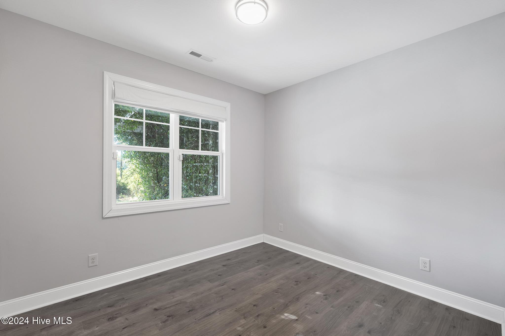 114 Castaway Cove Property Photo 39