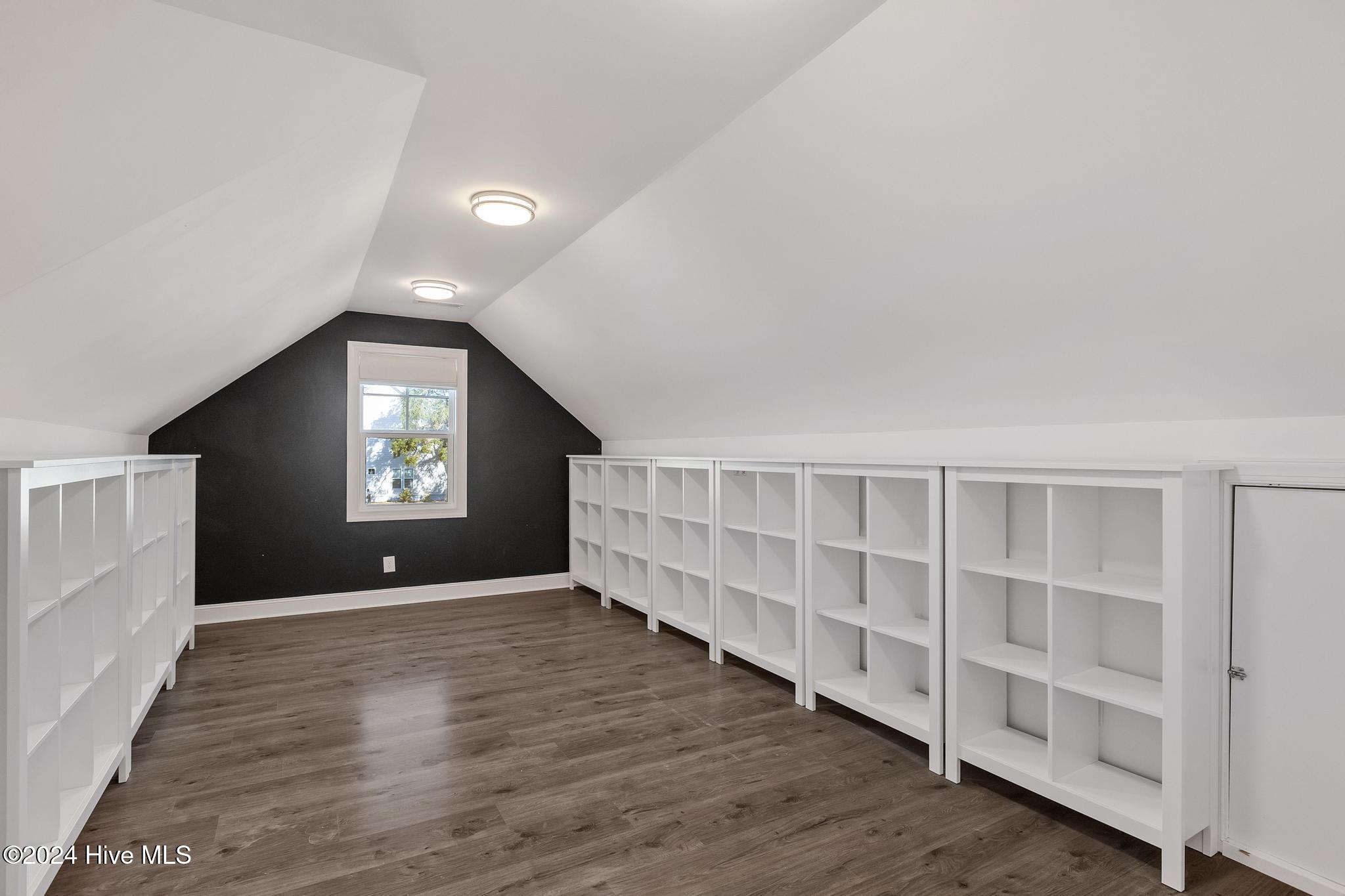 114 Castaway Cove Property Photo 40