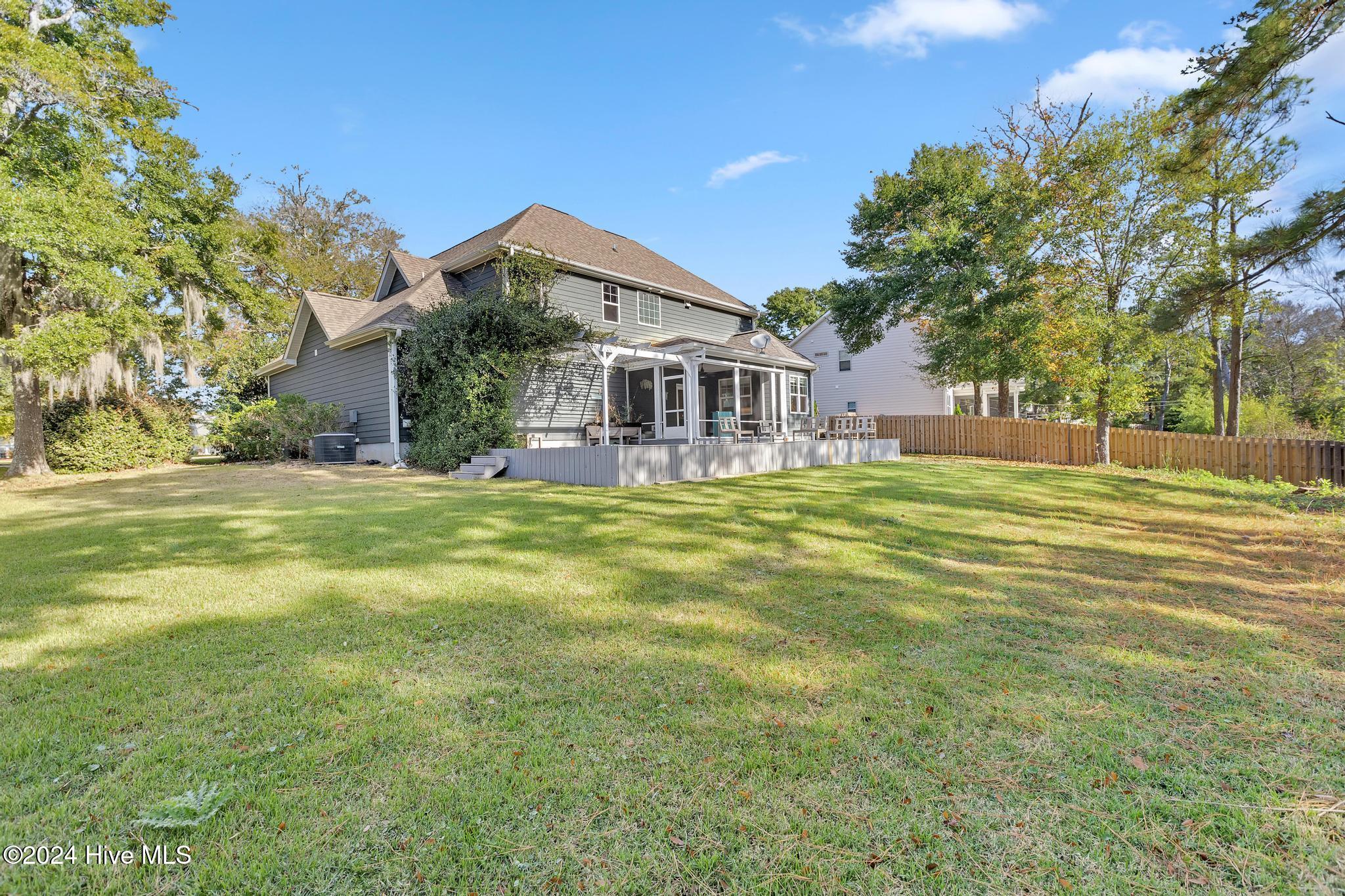 114 Castaway Cove Property Photo 44
