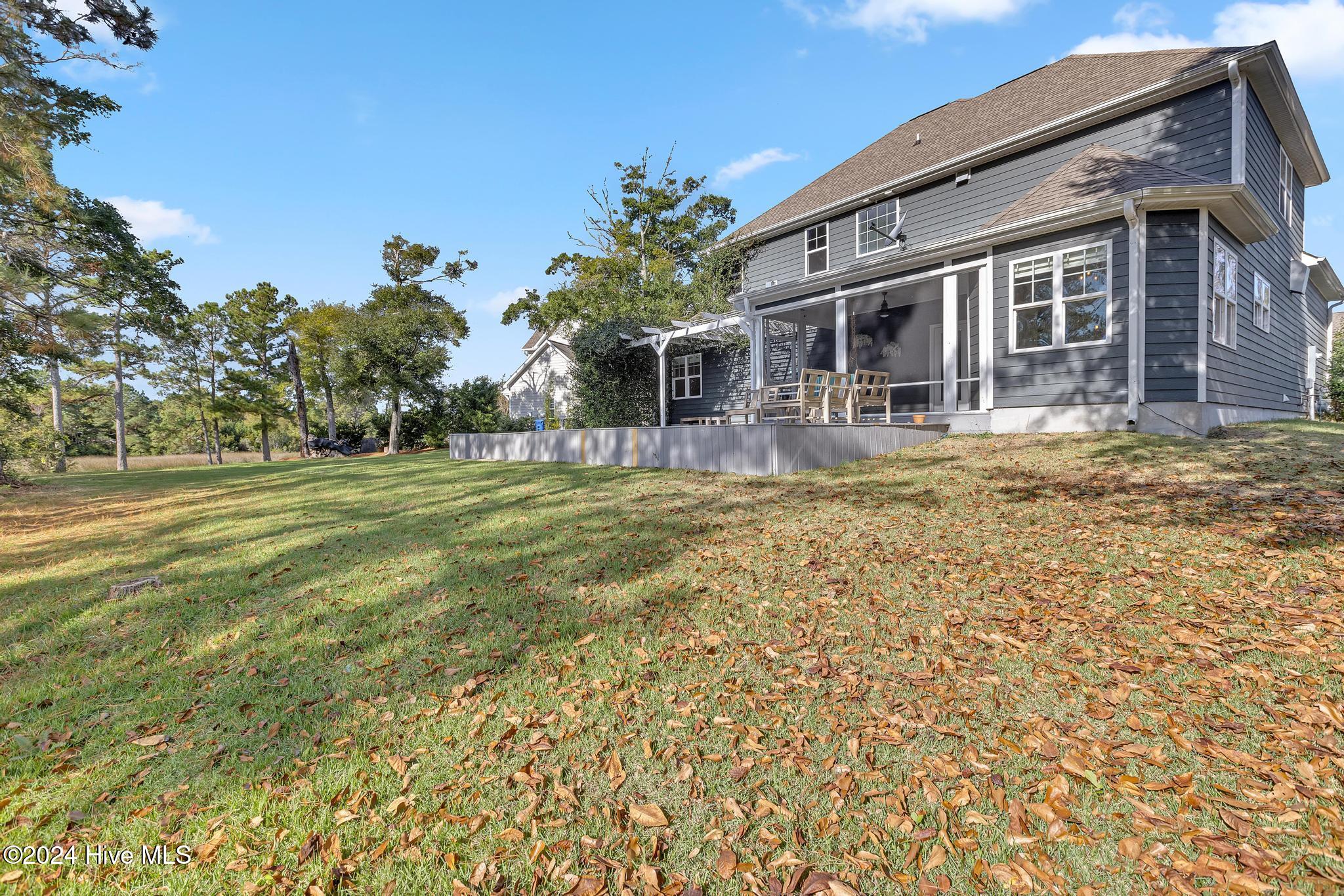114 Castaway Cove Property Photo 45
