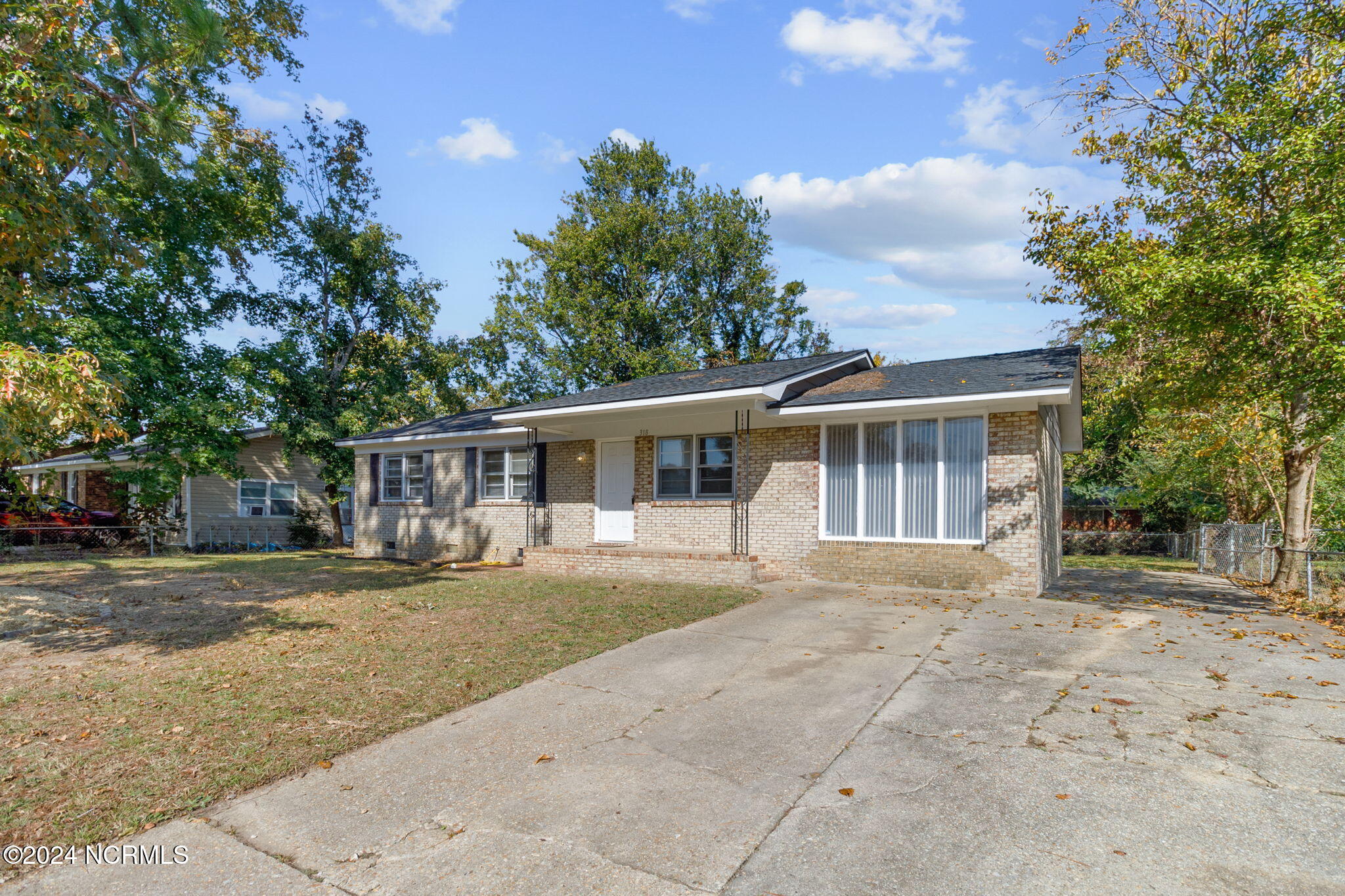 318 Bandera Drive Property Photo 3