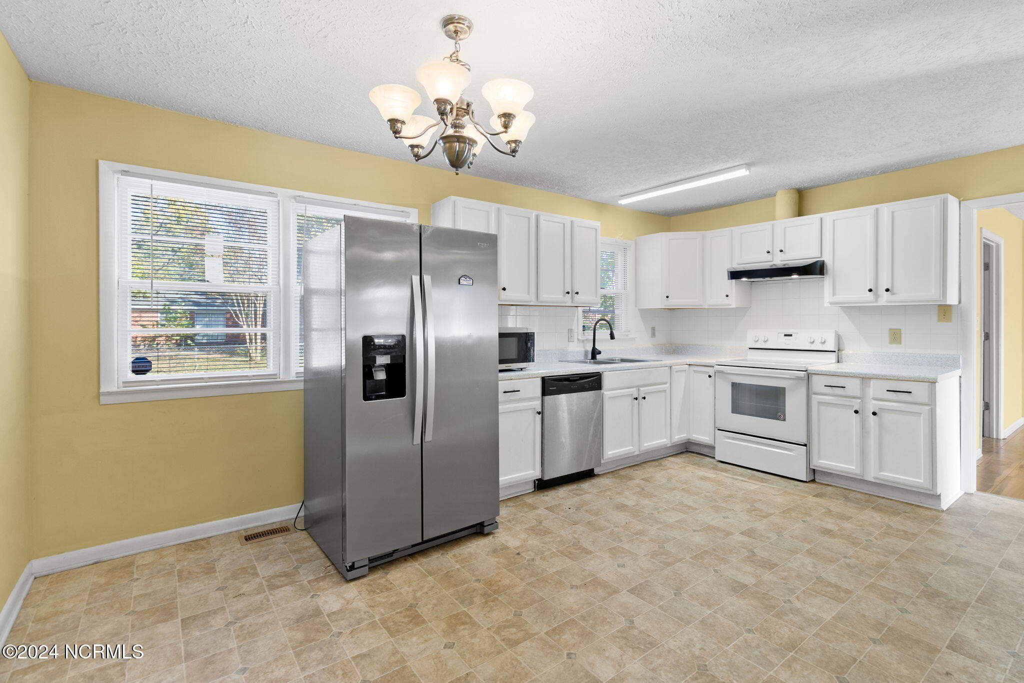 318 Bandera Drive Property Photo 8