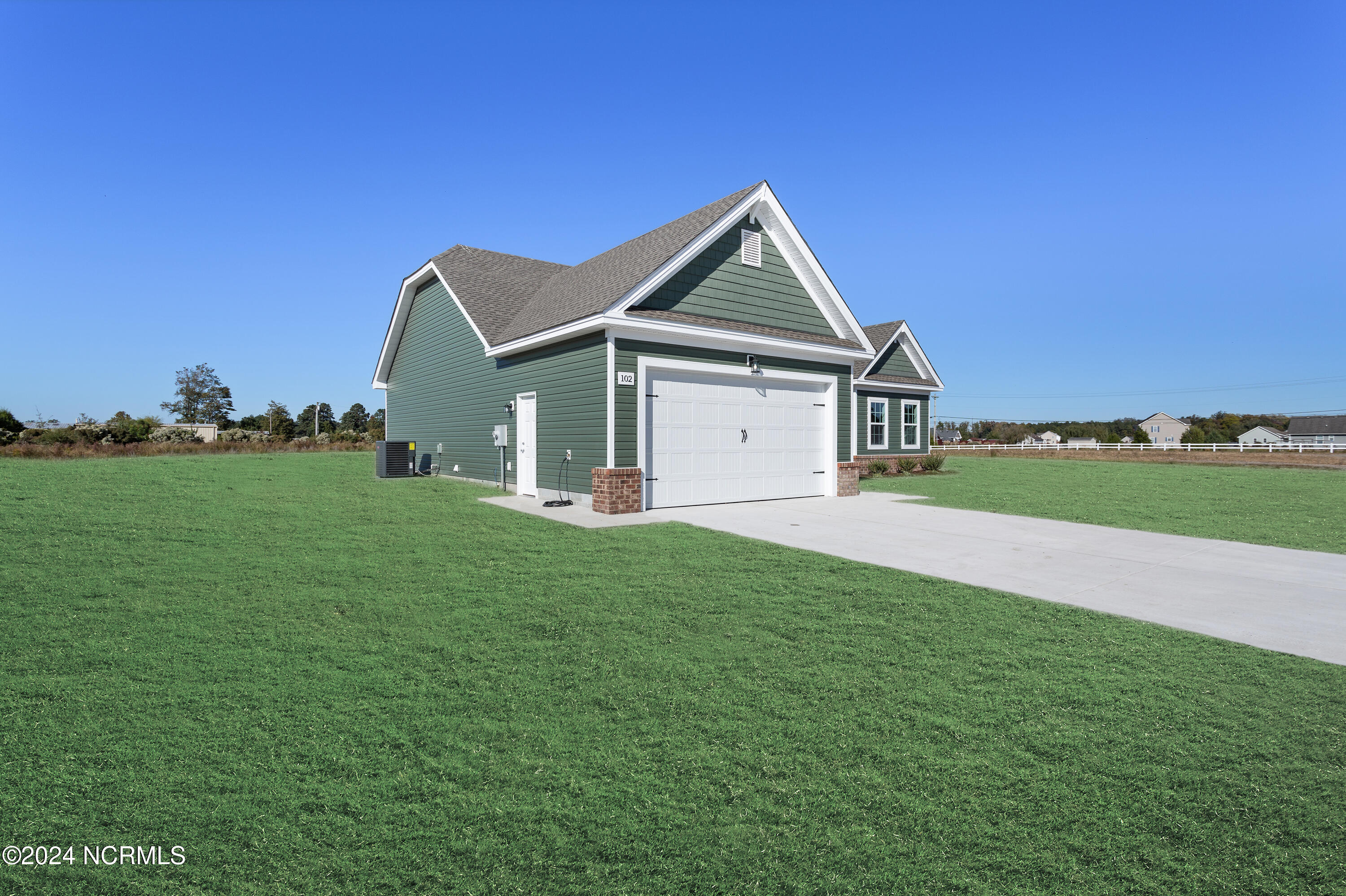 102 Apple Court (model Home) Property Photo 2