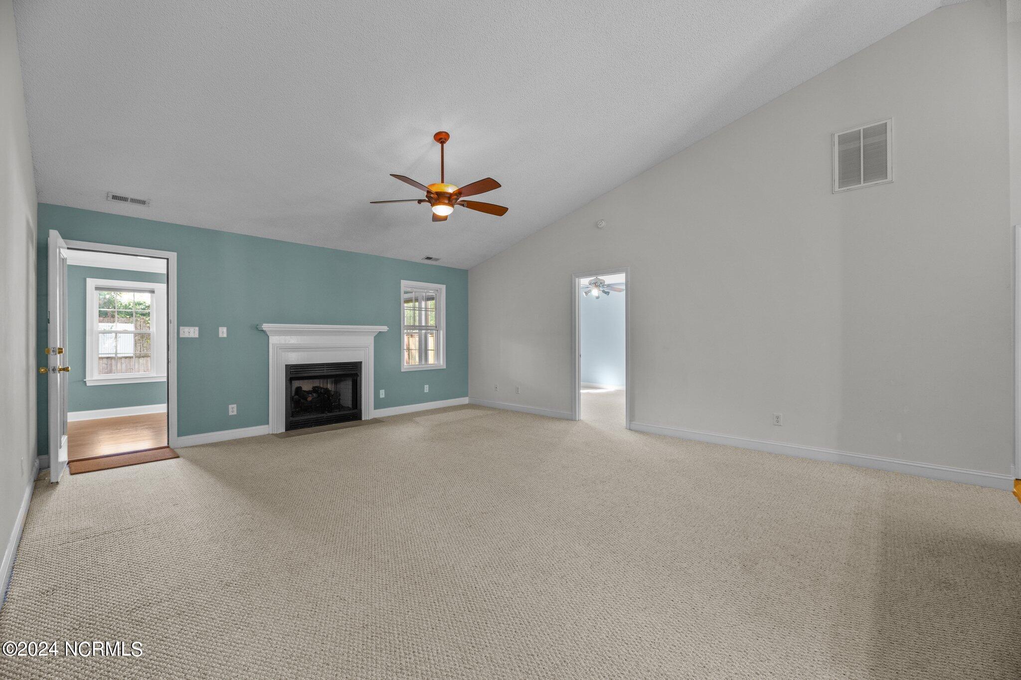 122 Monterey Circle Property Photo 14