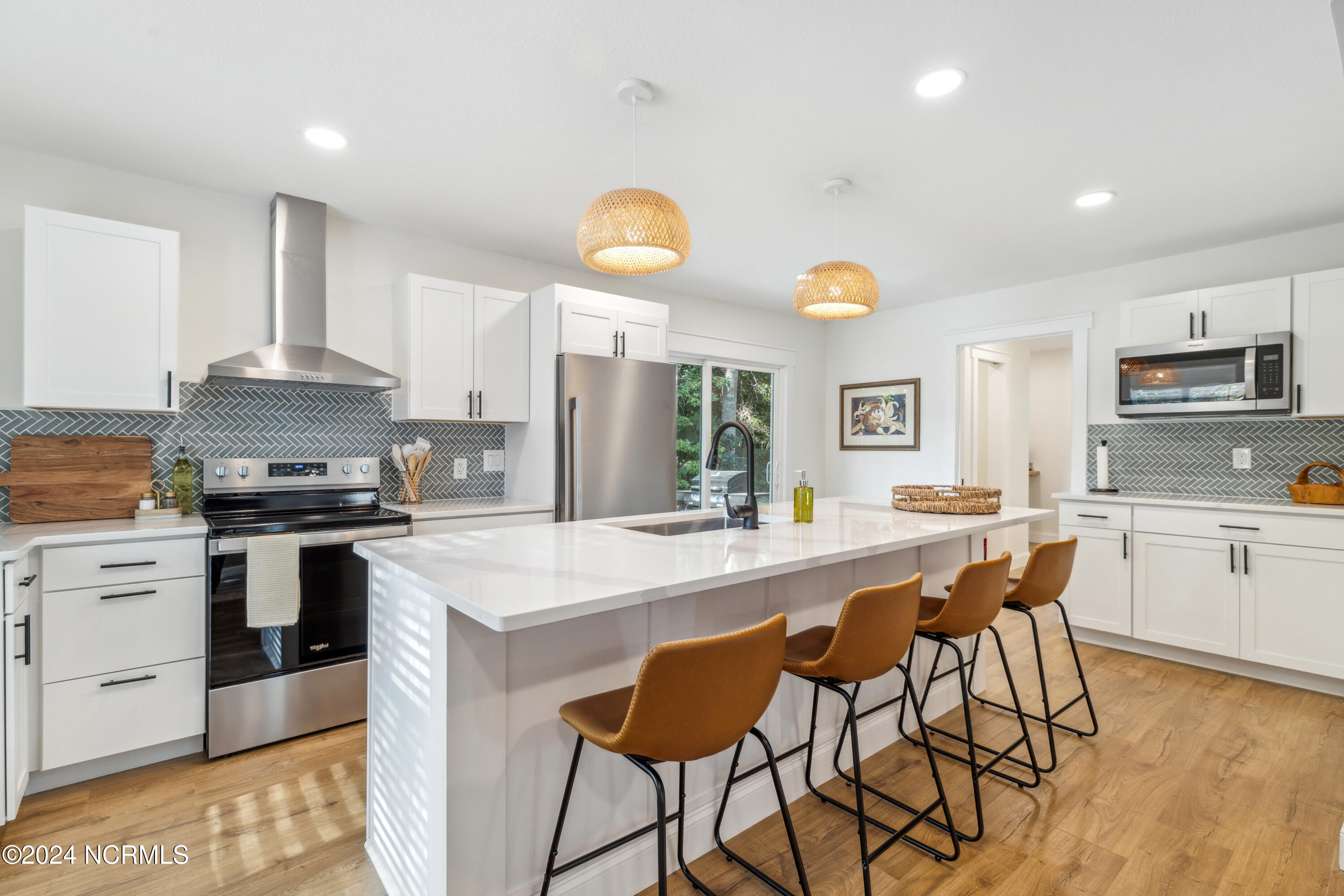 100 Boundary Loop Road Property Photo 7