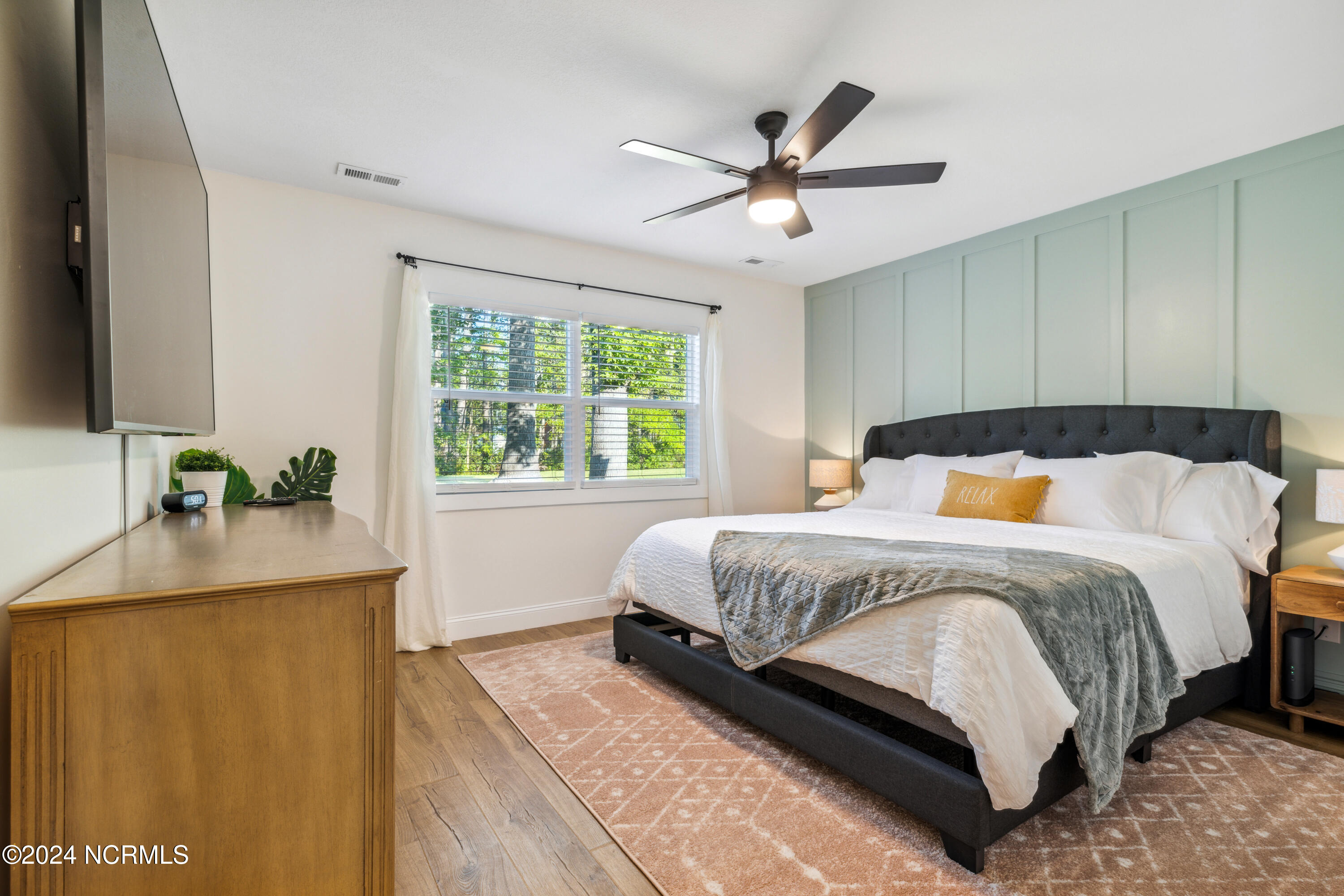 100 Boundary Loop Road Property Photo 8
