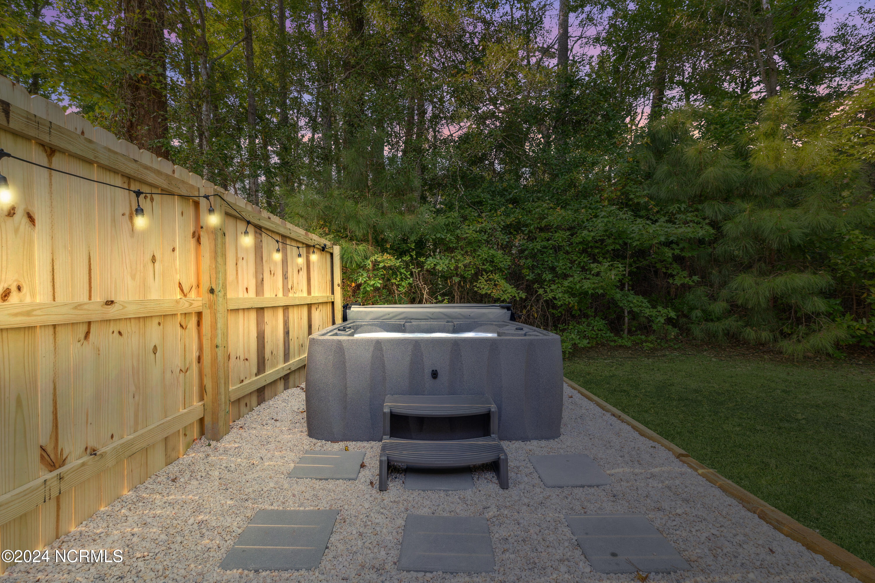100 Boundary Loop Road Property Photo 13