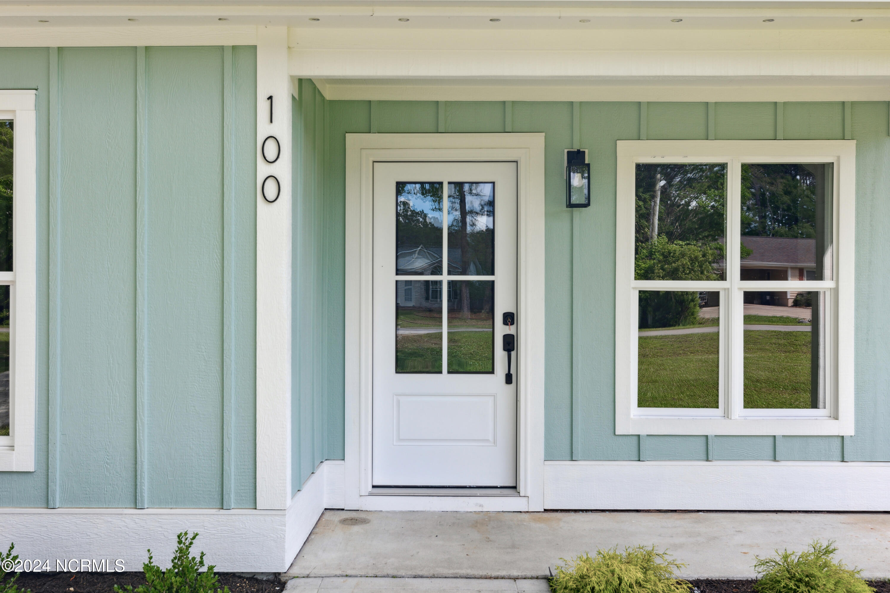 100 Boundary Loop Road Property Photo 16