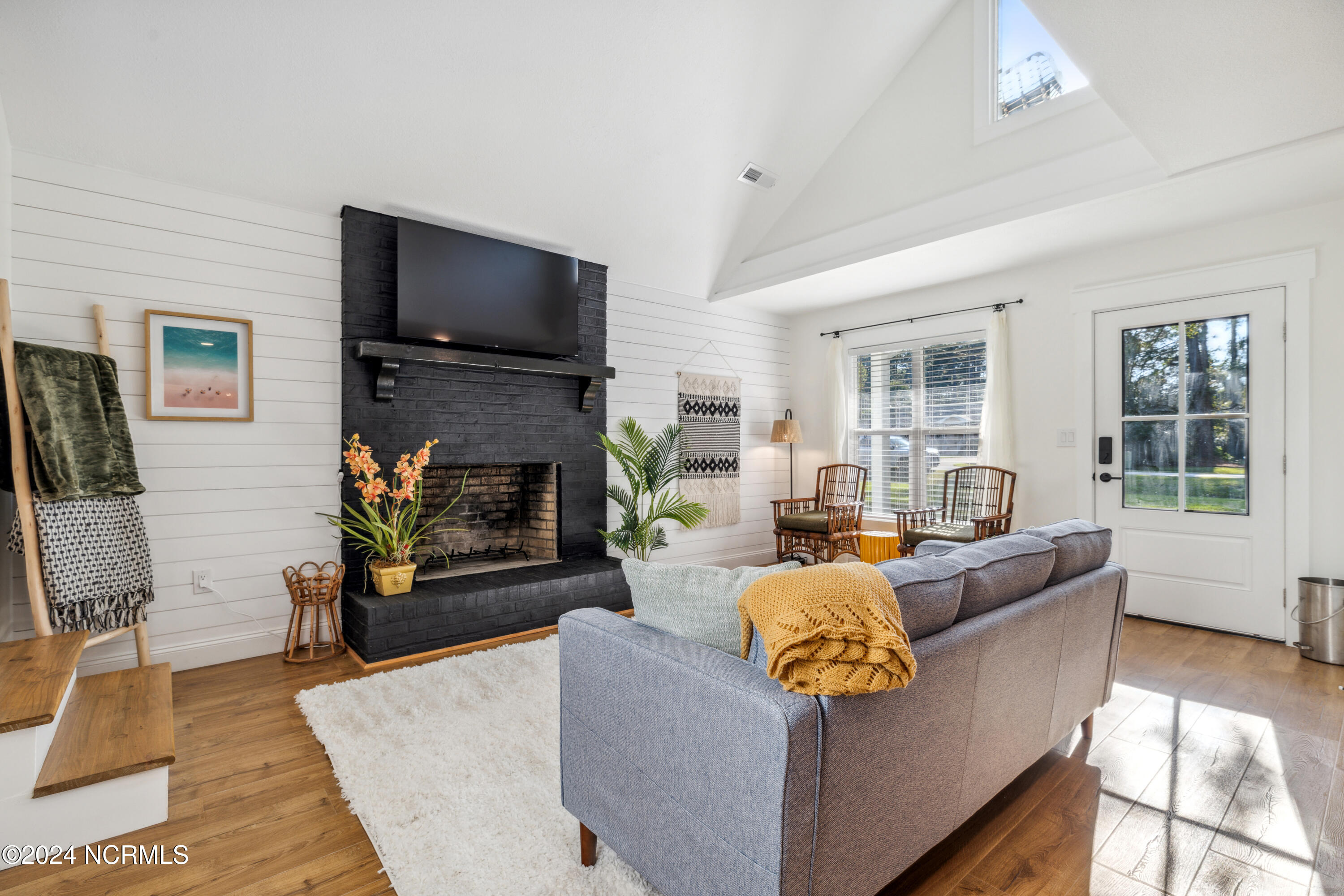 100 Boundary Loop Road Property Photo 19