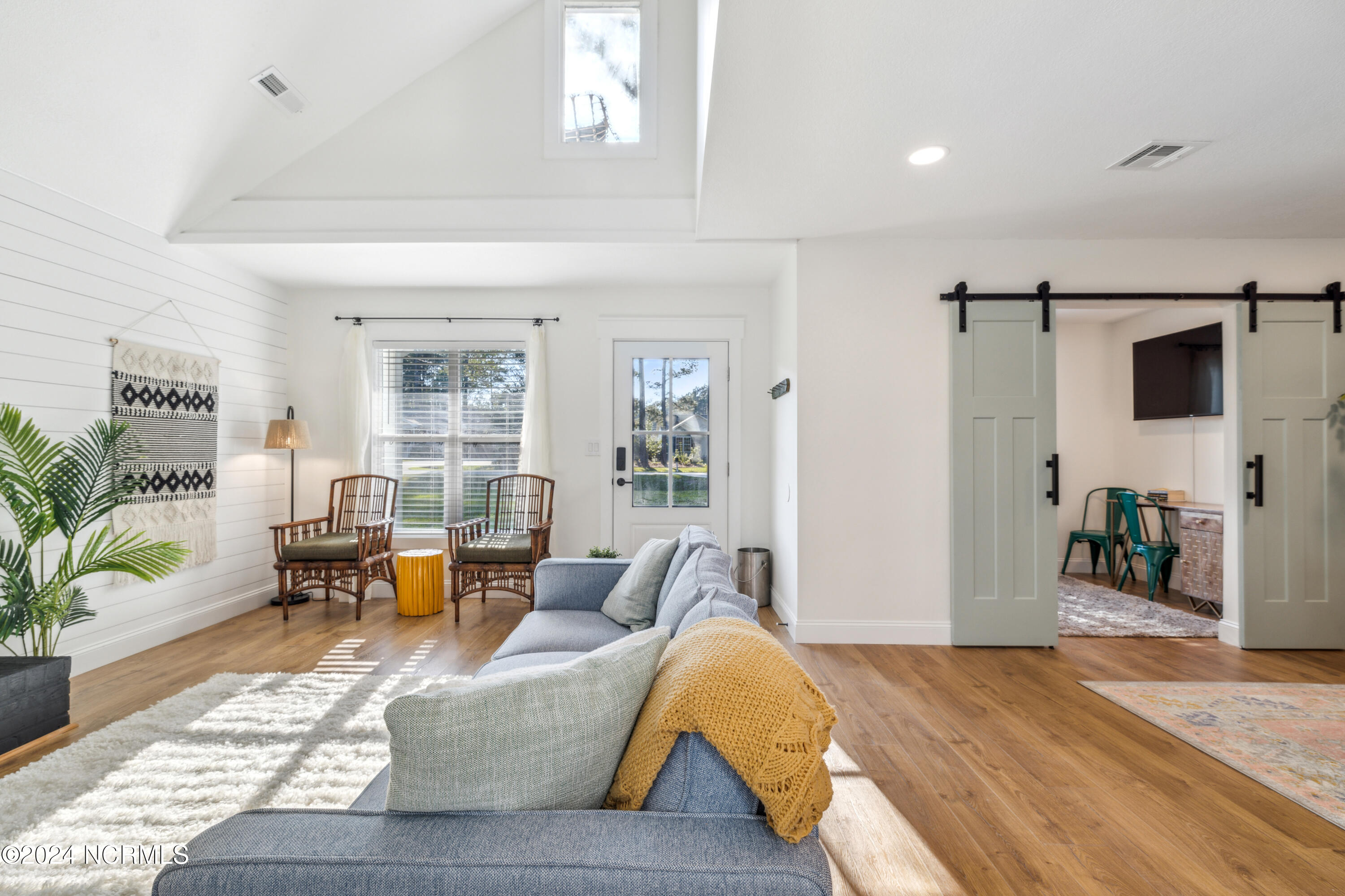 100 Boundary Loop Road Property Photo 20