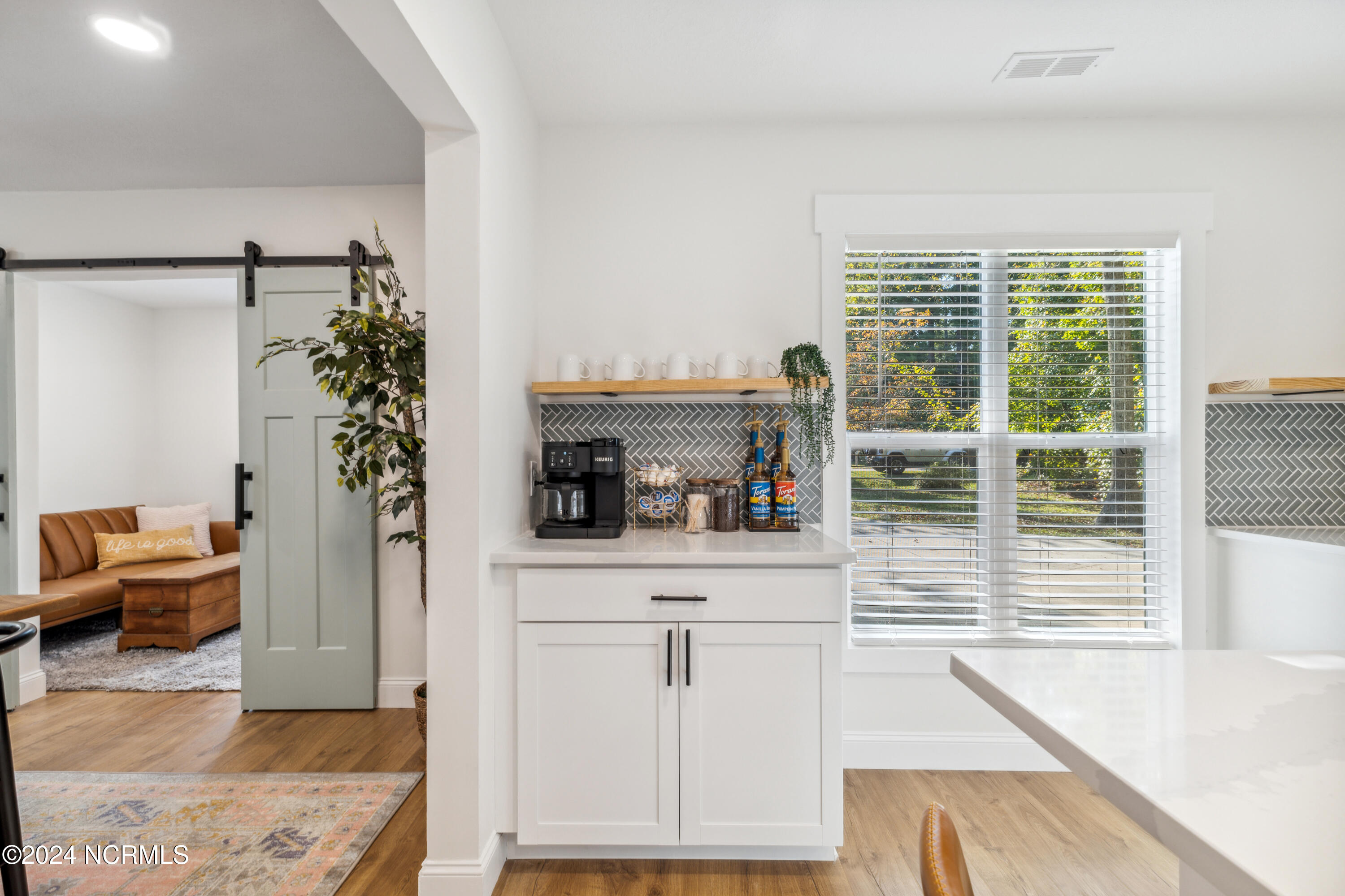 100 Boundary Loop Road Property Photo 29