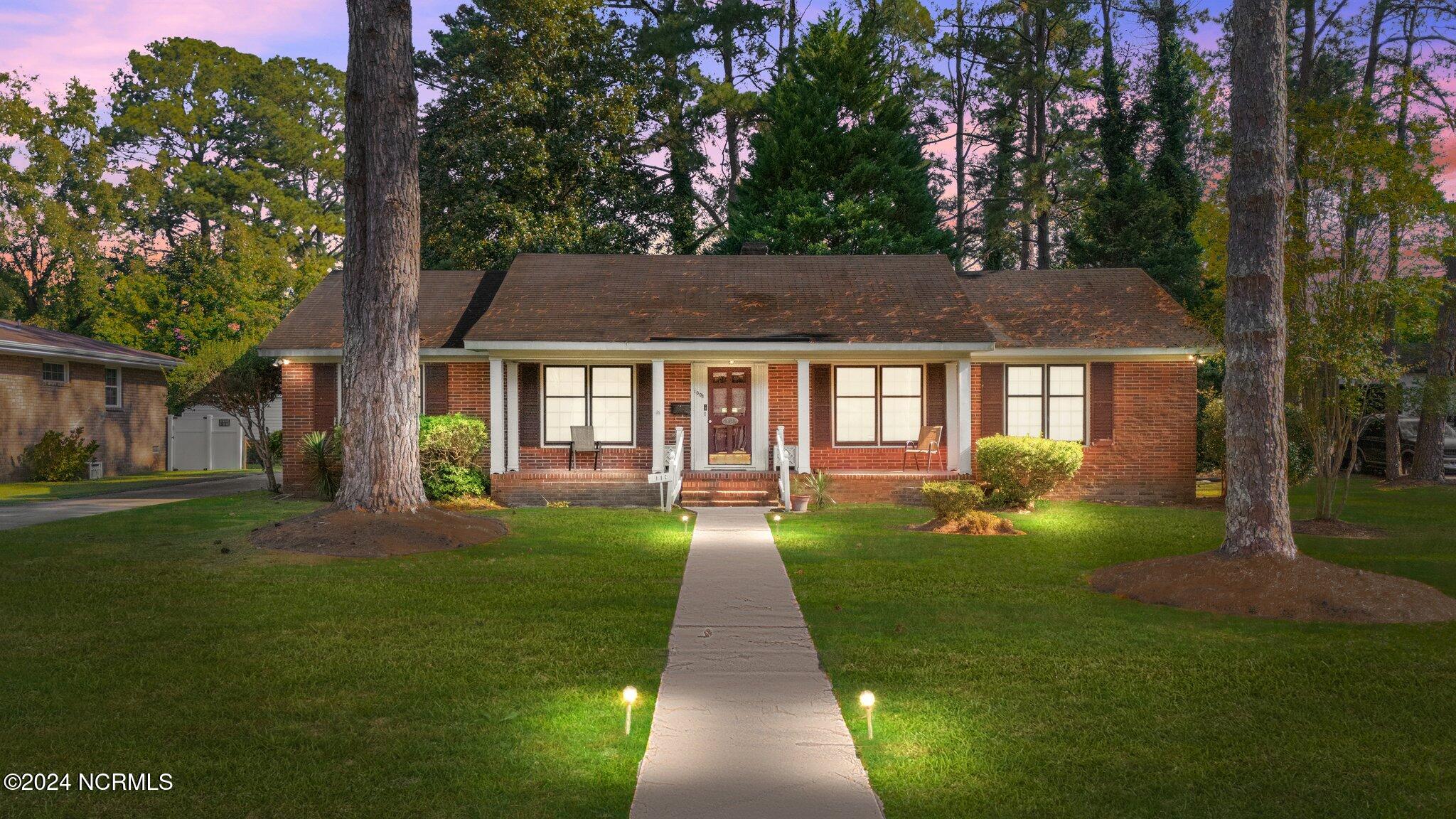 1008 S Howard Circle Property Photo 1