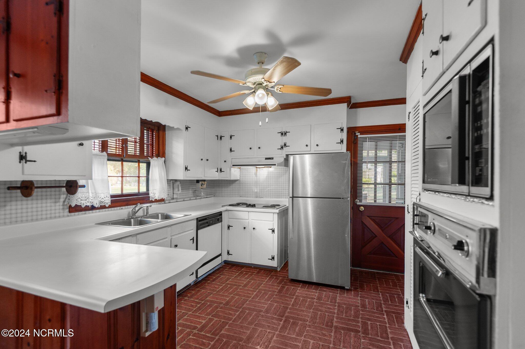 1008 S Howard Circle Property Photo 12