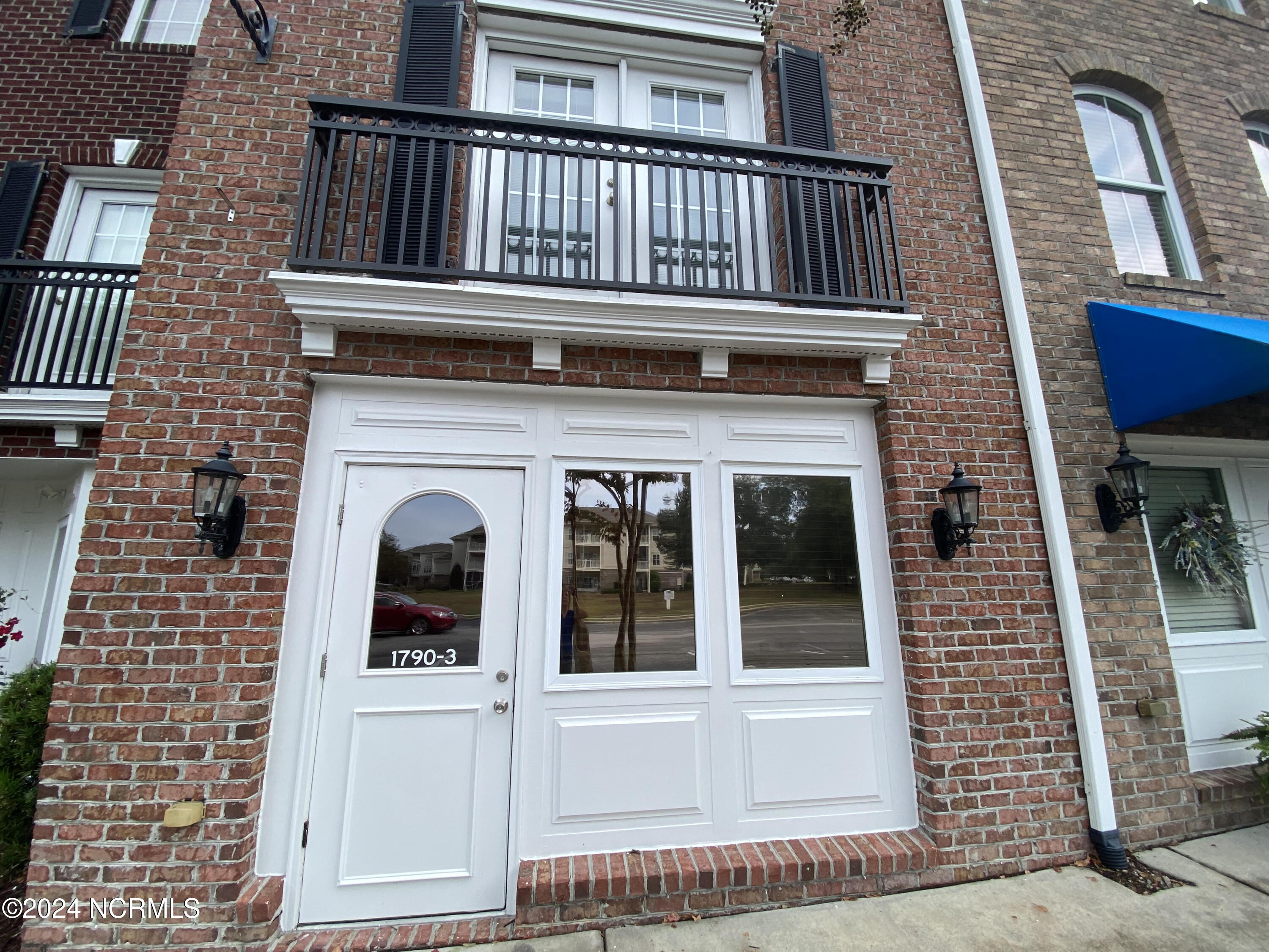 1790 Queen Anne Unit 3 Property Photo 6