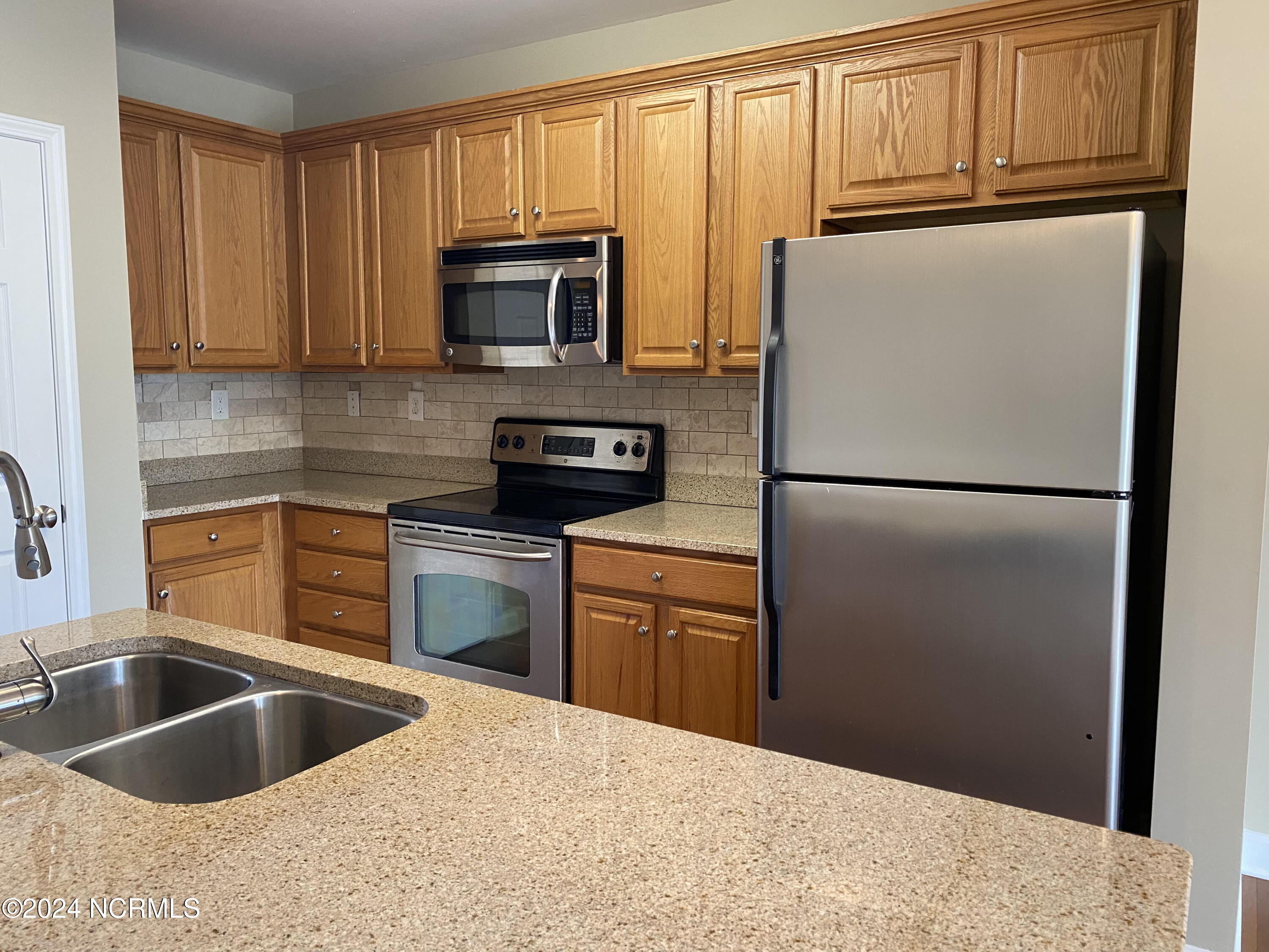 1790 Queen Anne Unit 3 Property Photo 28