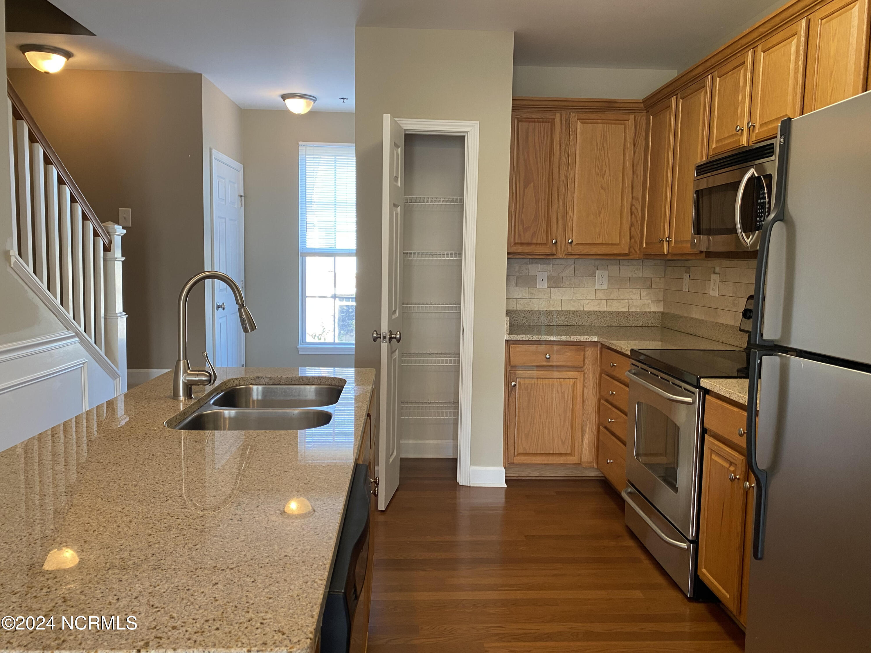 1790 Queen Anne Unit 3 Property Photo 29